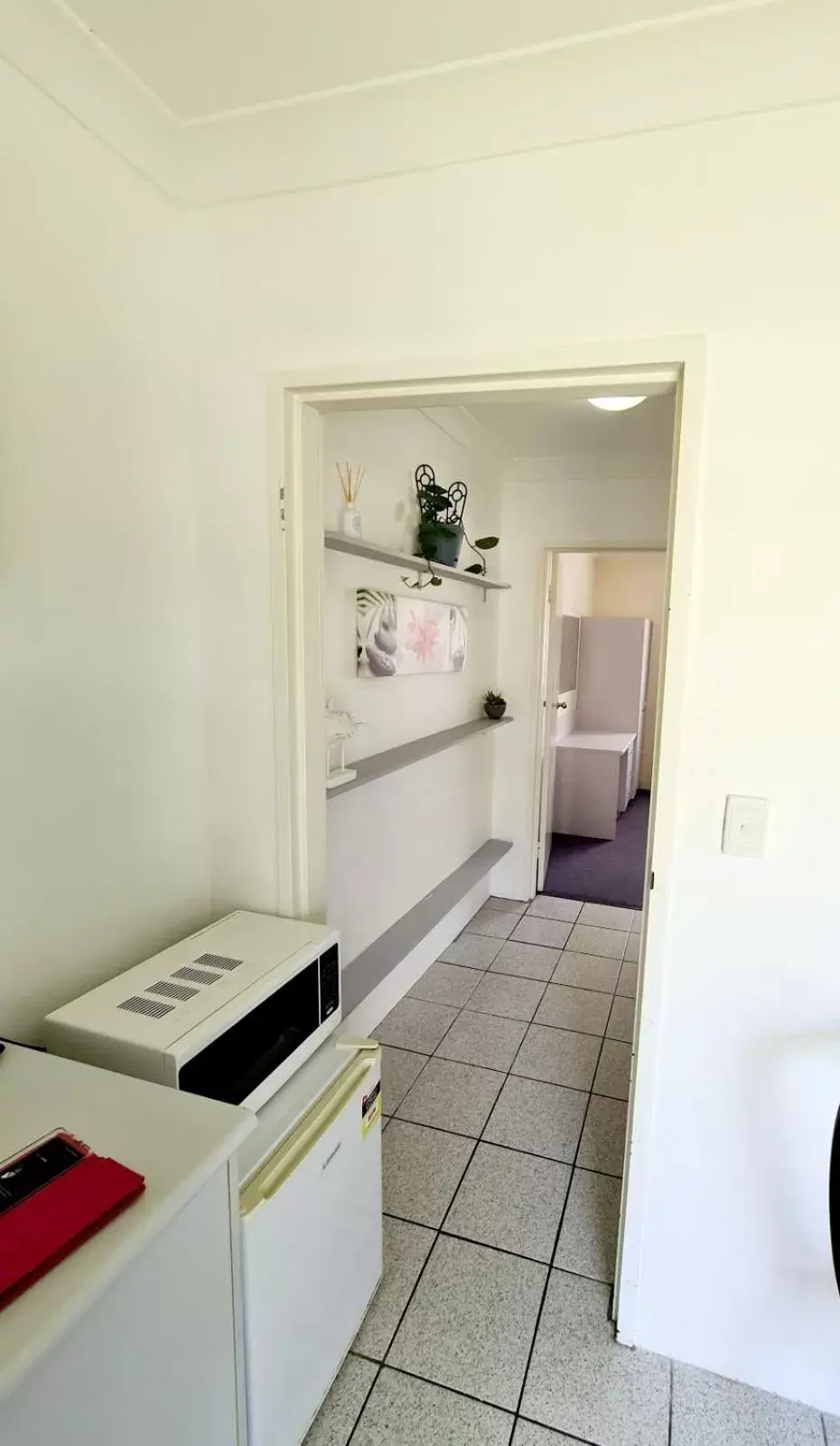 Kitchen/Kitchenette in Ocean Parade Motel