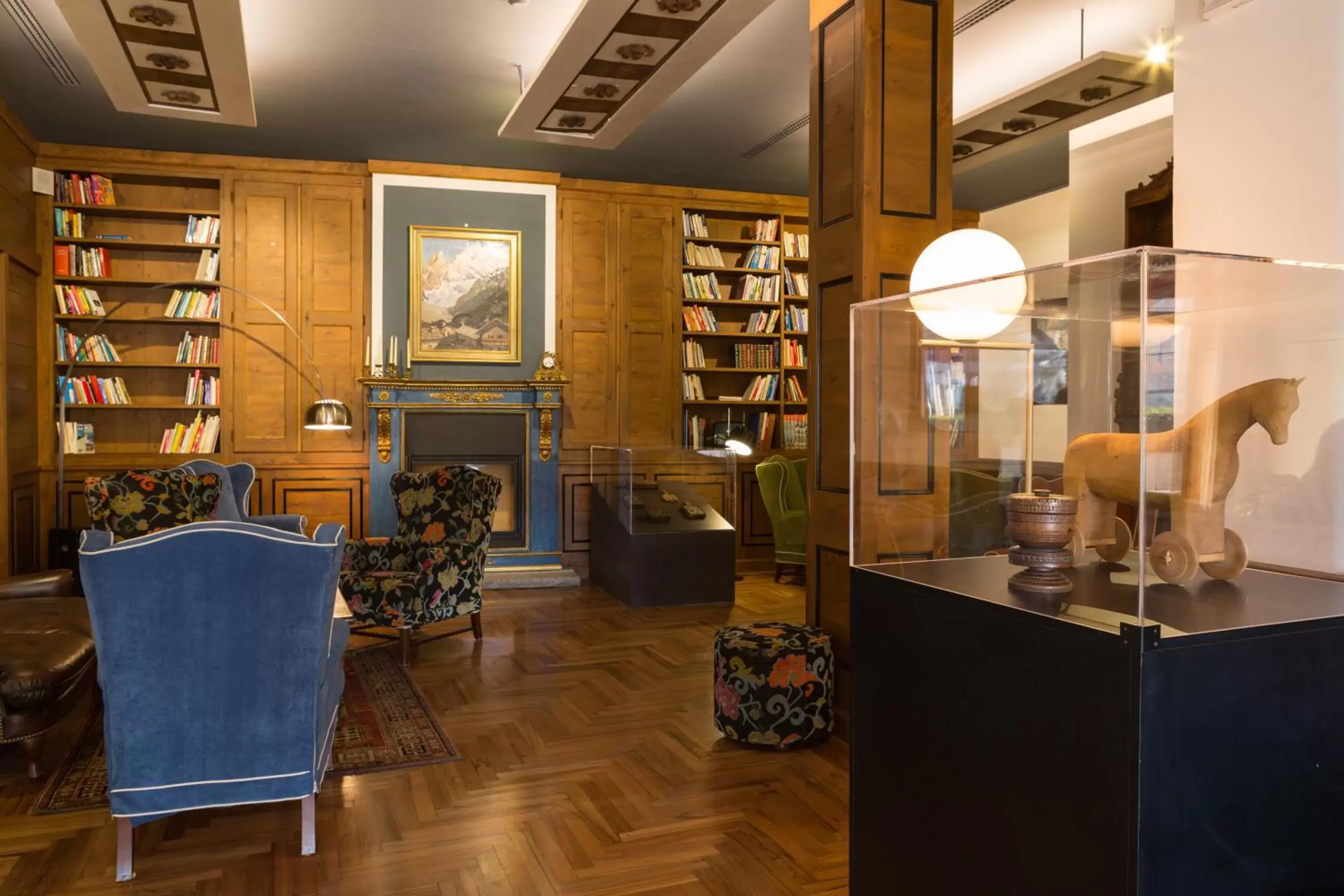 Library in Duca D'Aosta Hotel