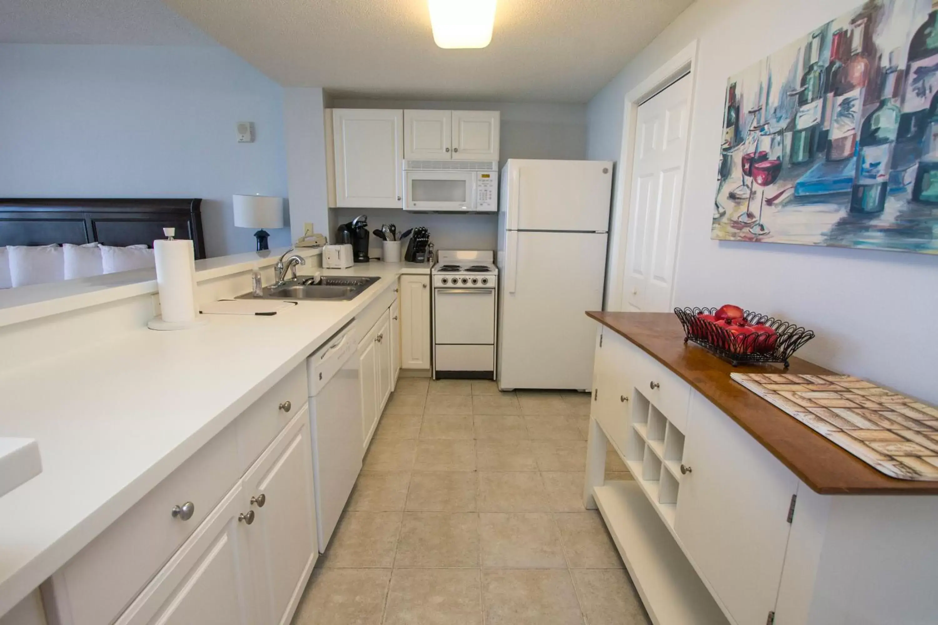 Kitchen or kitchenette, Kitchen/Kitchenette in Majestic Beach Resort, Panama City Beach, Fl