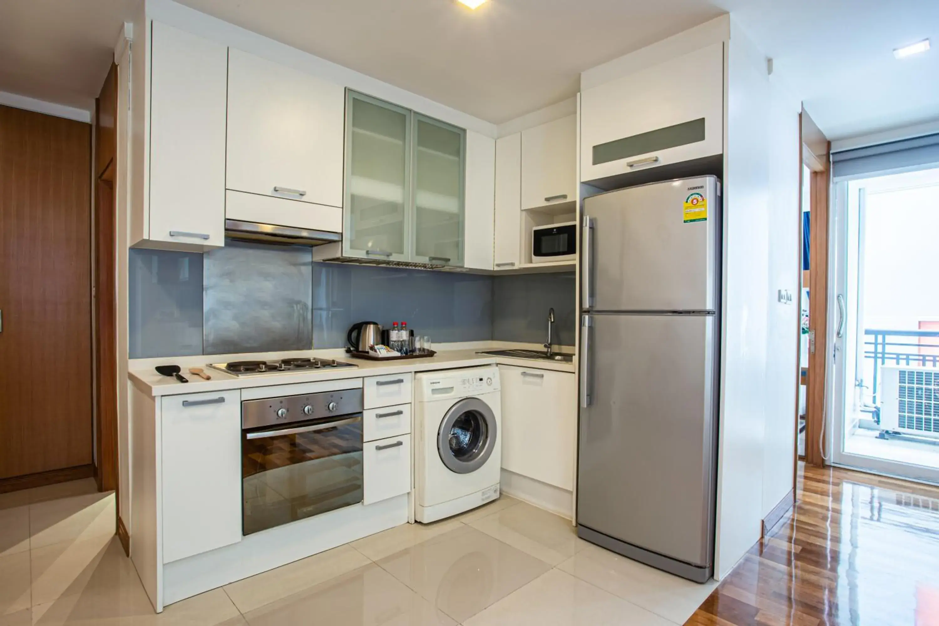 Kitchen or kitchenette, Kitchen/Kitchenette in D Varee Residence Montara Thonglor 25