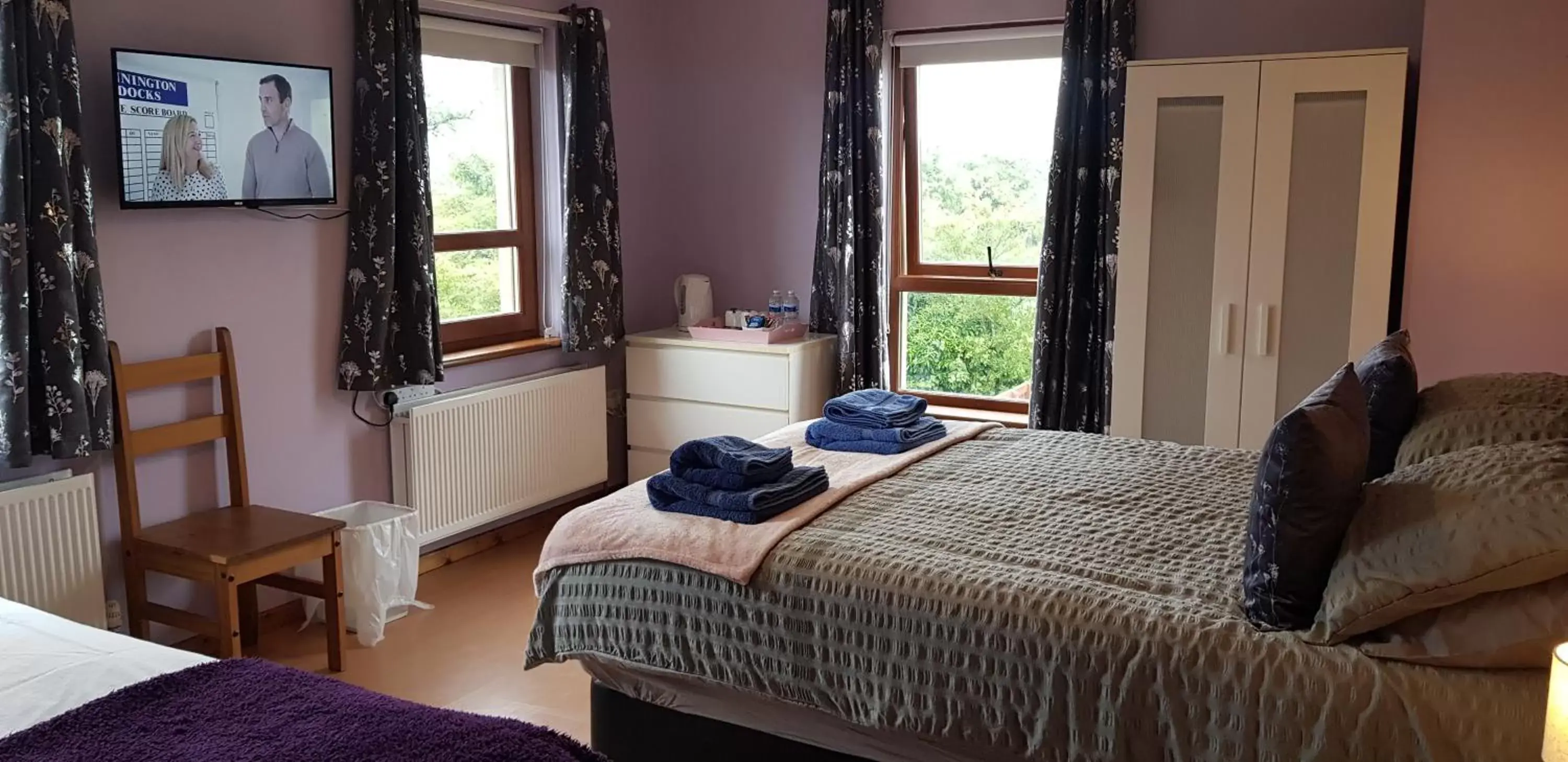 Bedroom in Maghernahar House B&B