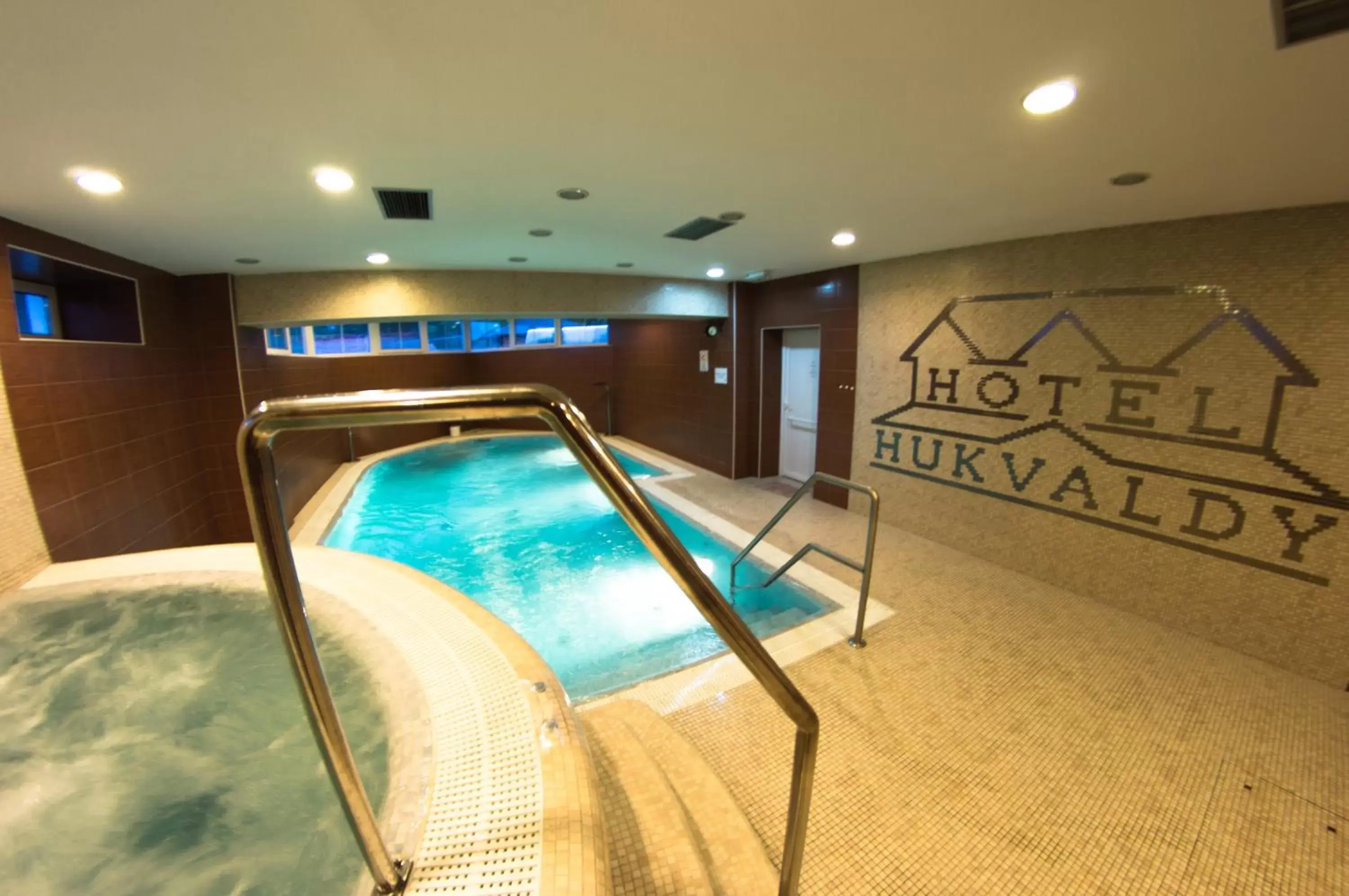 Hot Tub, Swimming Pool in Wellness Hotel Hukvaldy Hot Tub, Swimming Pool in Wellness Hotel Hukvaldy