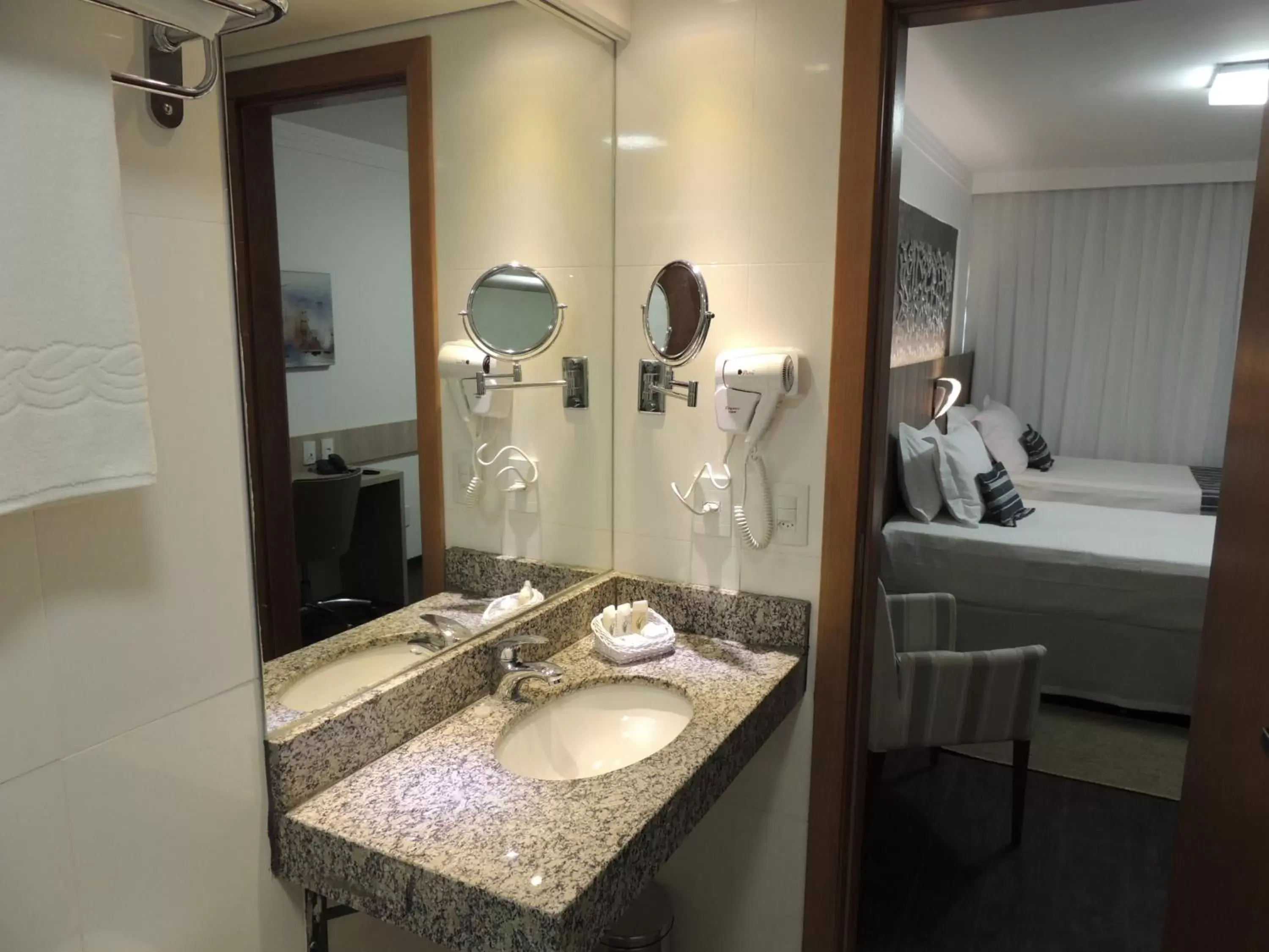 Bathroom in Allia Gran Pampulha Suites