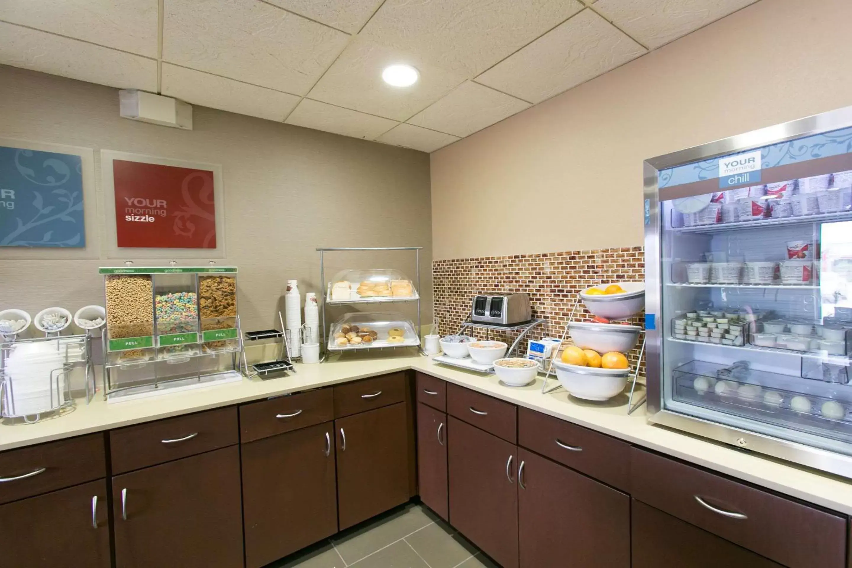 Restaurant/places to eat, Kitchen/Kitchenette in Comfort Suites Austin NW Lakeline
