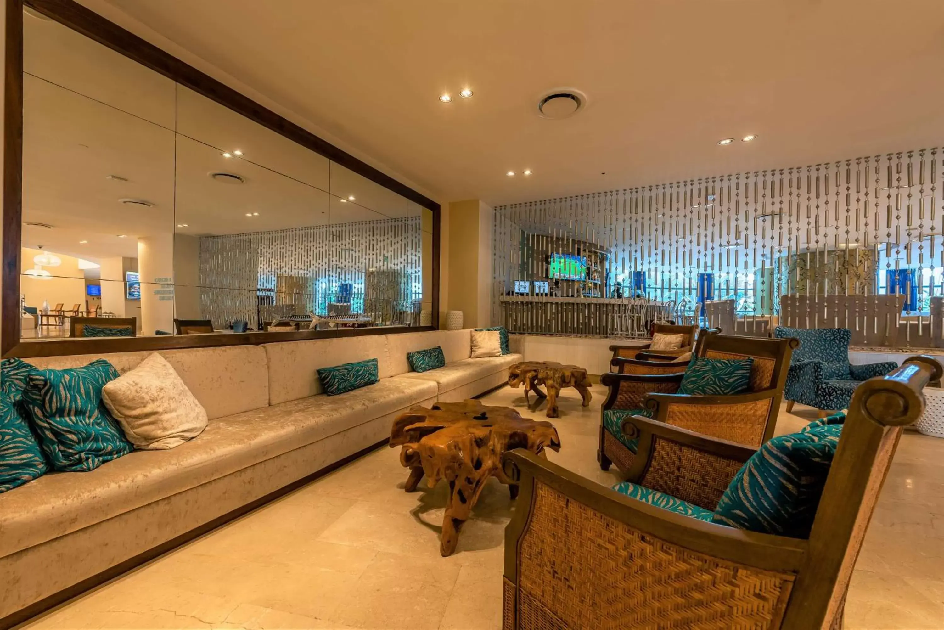 Lobby or reception, Lounge/Bar in Radisson Cartagena Ocean Pavillion Hotel