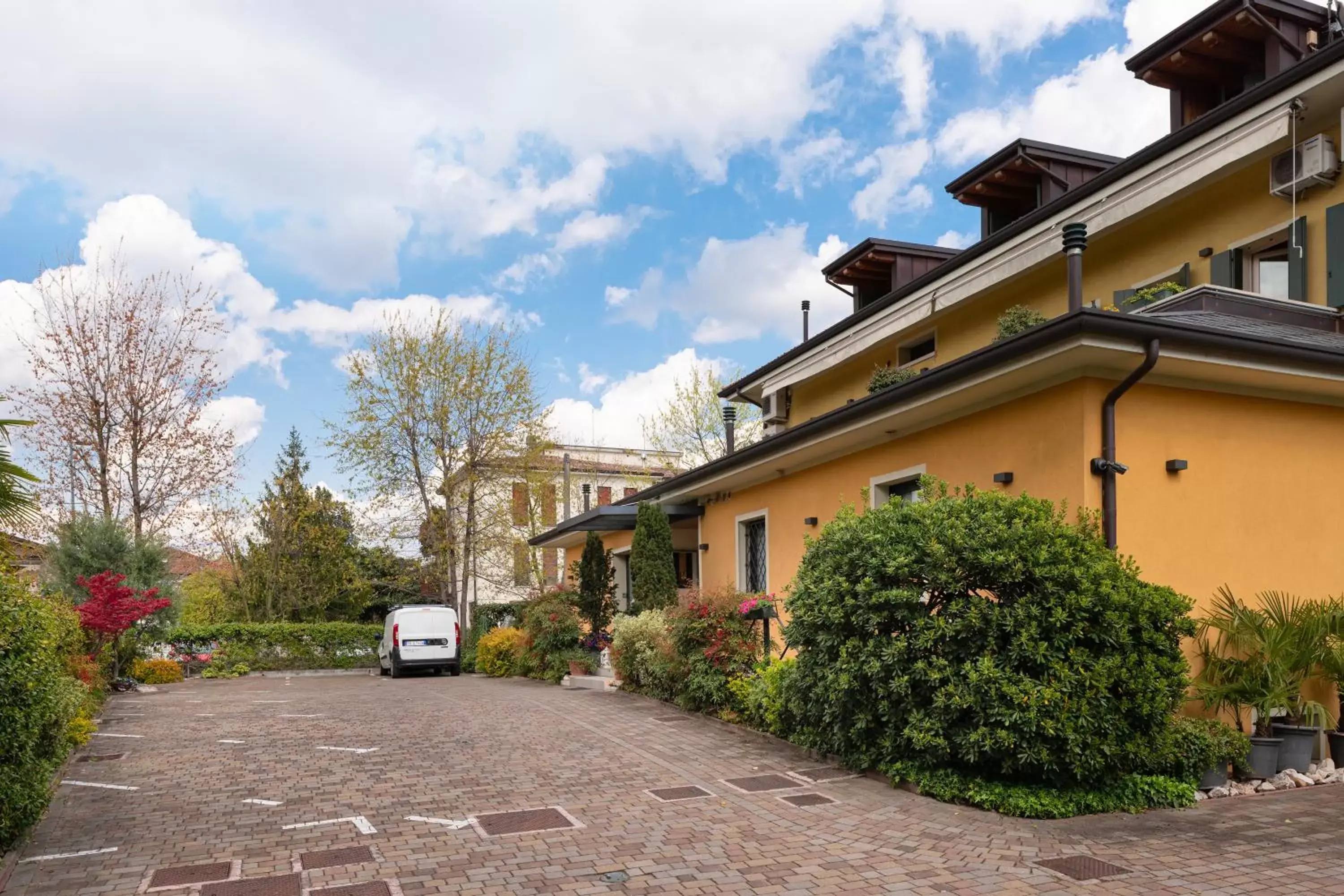 Property Building in Hotel Rovere