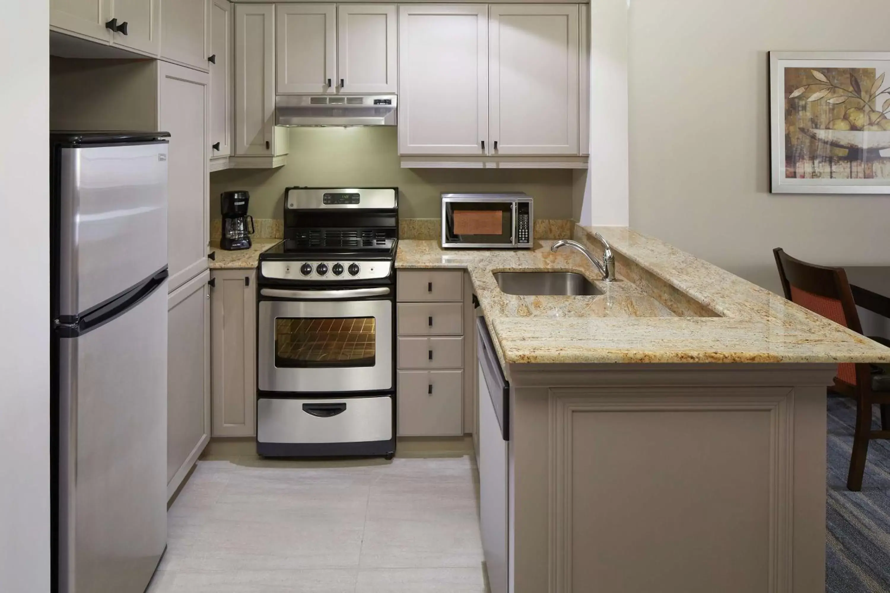 Bedroom, Kitchen/Kitchenette in Homewood Suites by Hilton Mont-Tremblant Resort