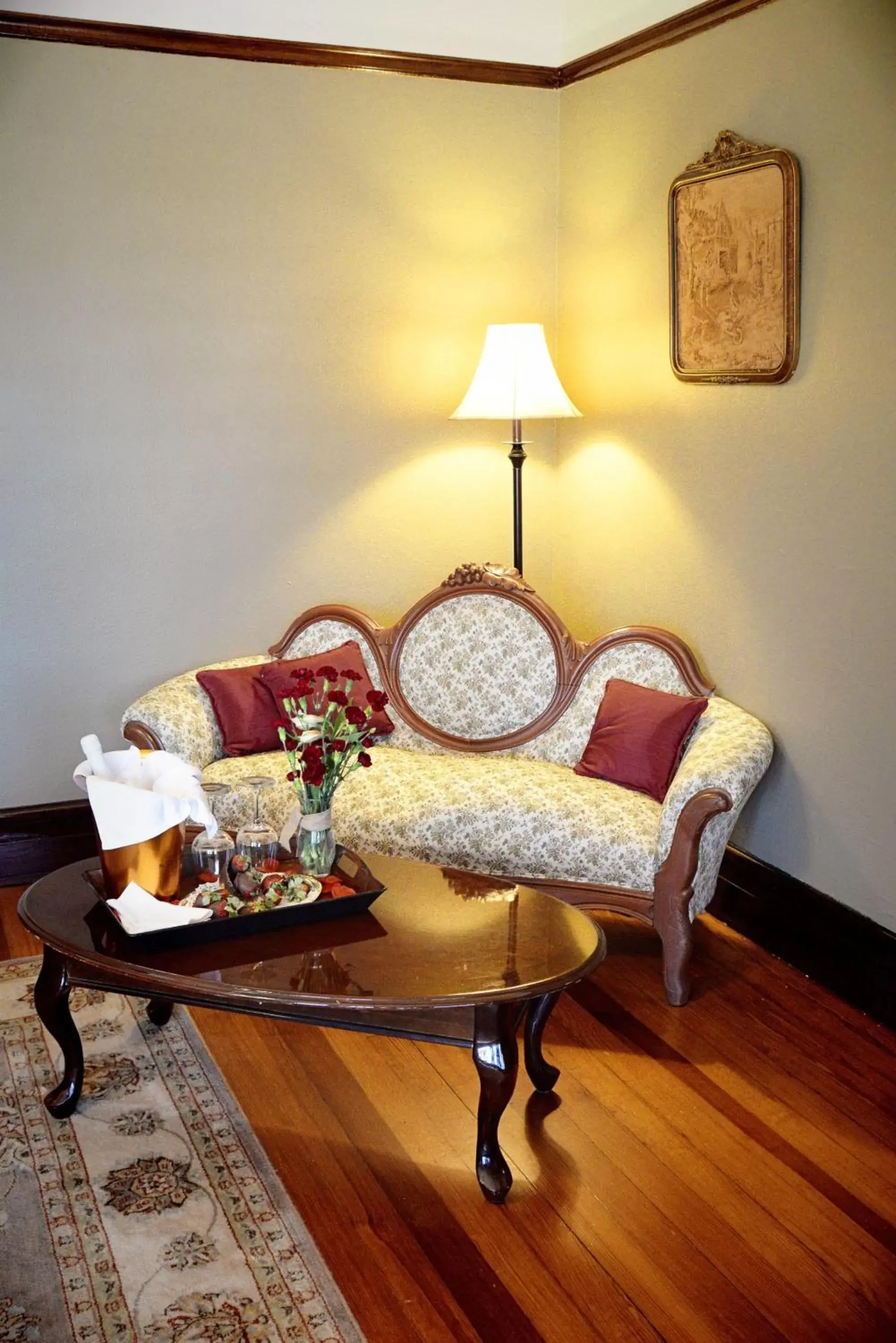 Bedroom, Bed in Iron Horse Inn