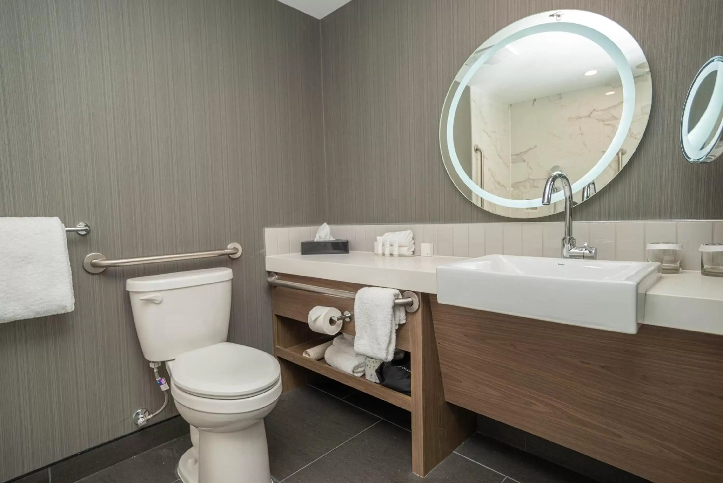 Bathroom in Sandman Signature Ottawa Airport Hotel