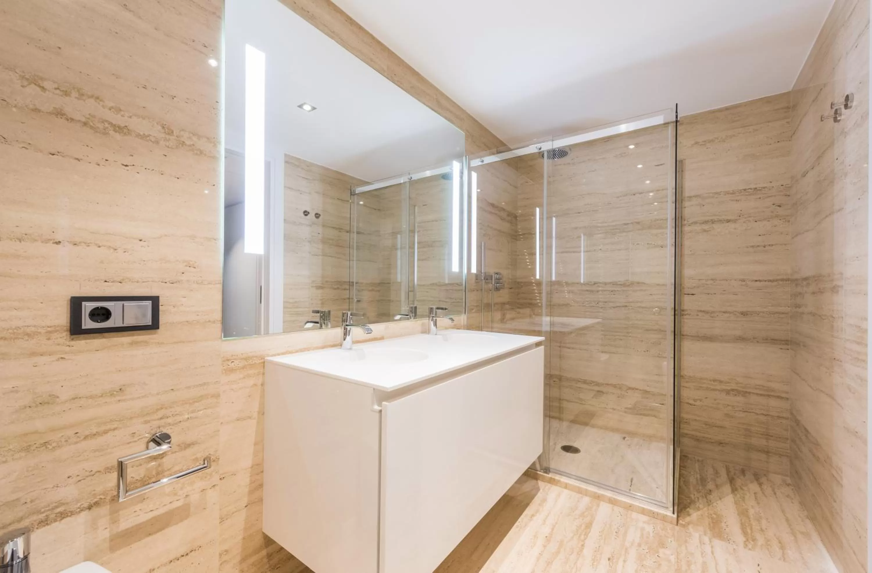 Bathroom in Gran View Apartments