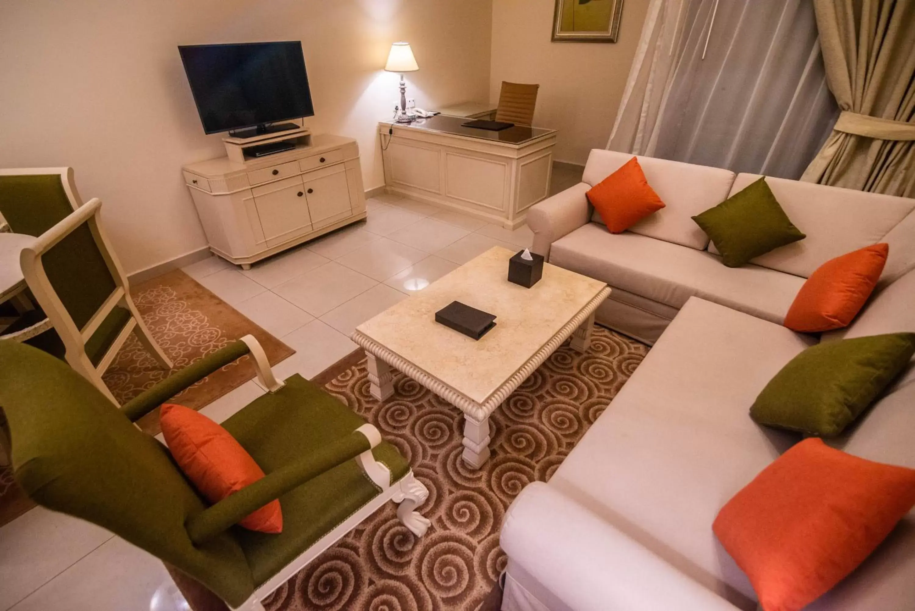 TV and multimedia, Seating Area in Mercure Dubai Barsha Heights Hotel Suites