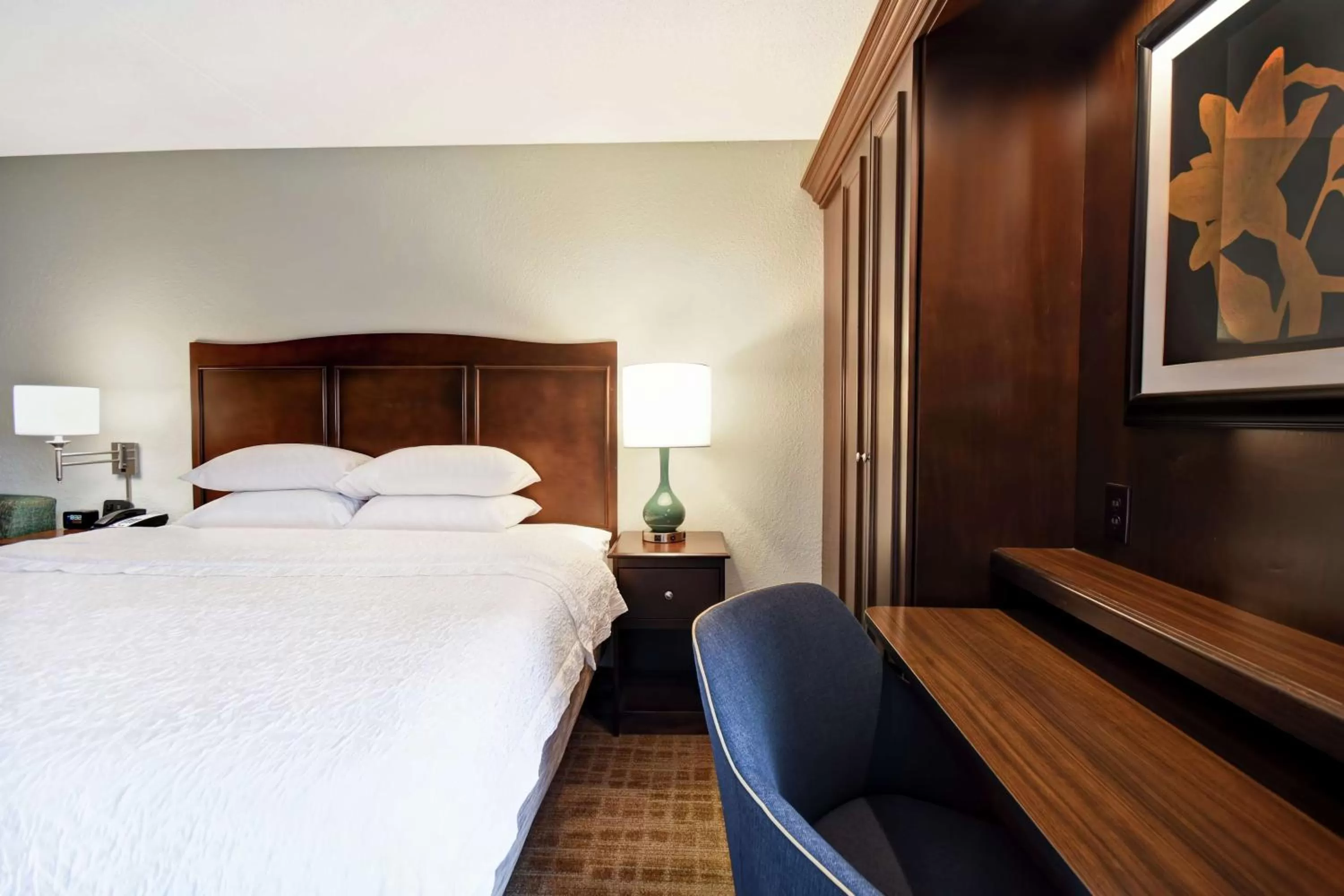 Bedroom, Bed in Hampton Inn Overland Park