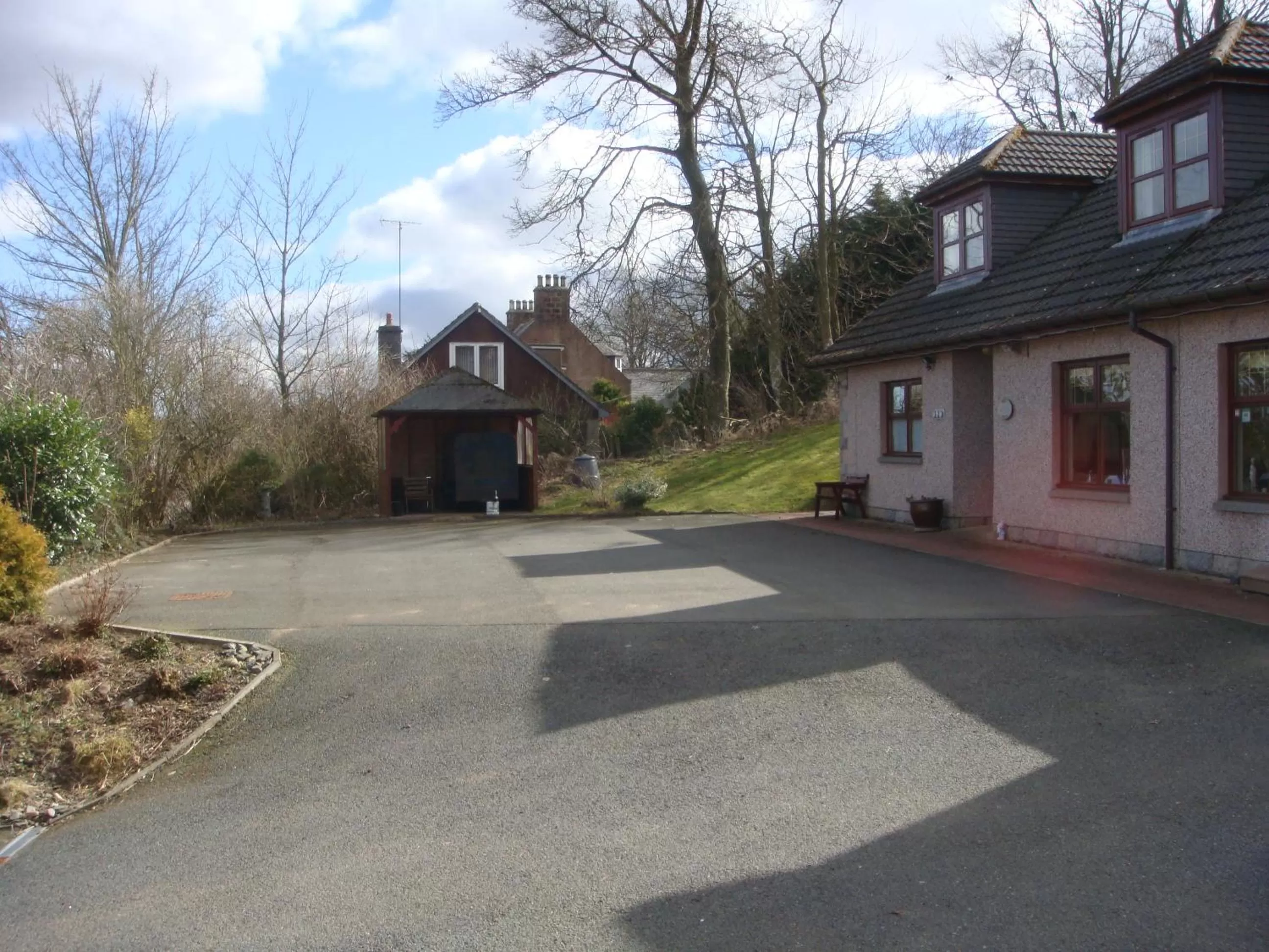 Parking in Deveron Lodge Guest House