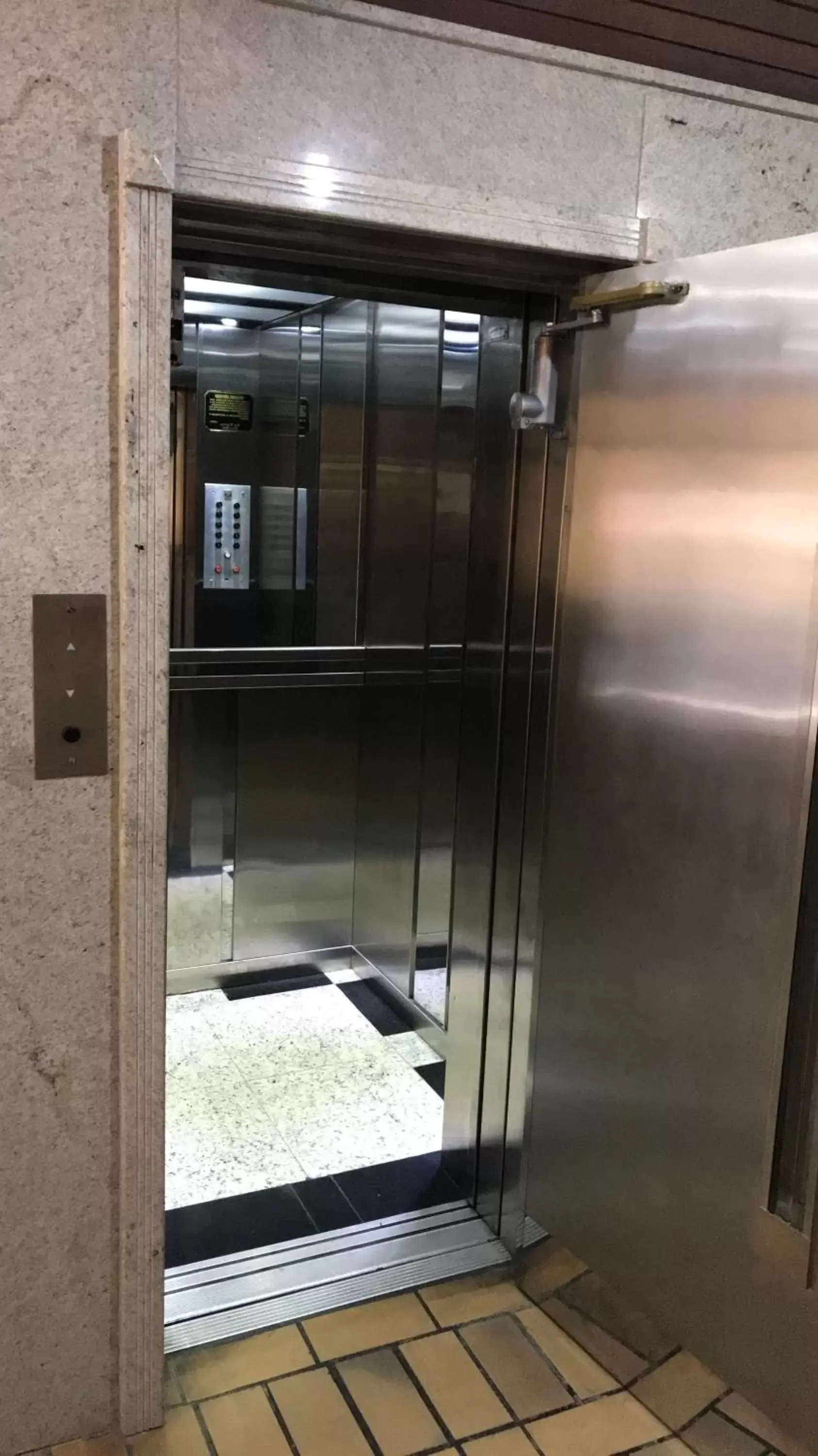 Property building in San Francisco Plazza Hotel Property building in San Francisco Plazza Hotel