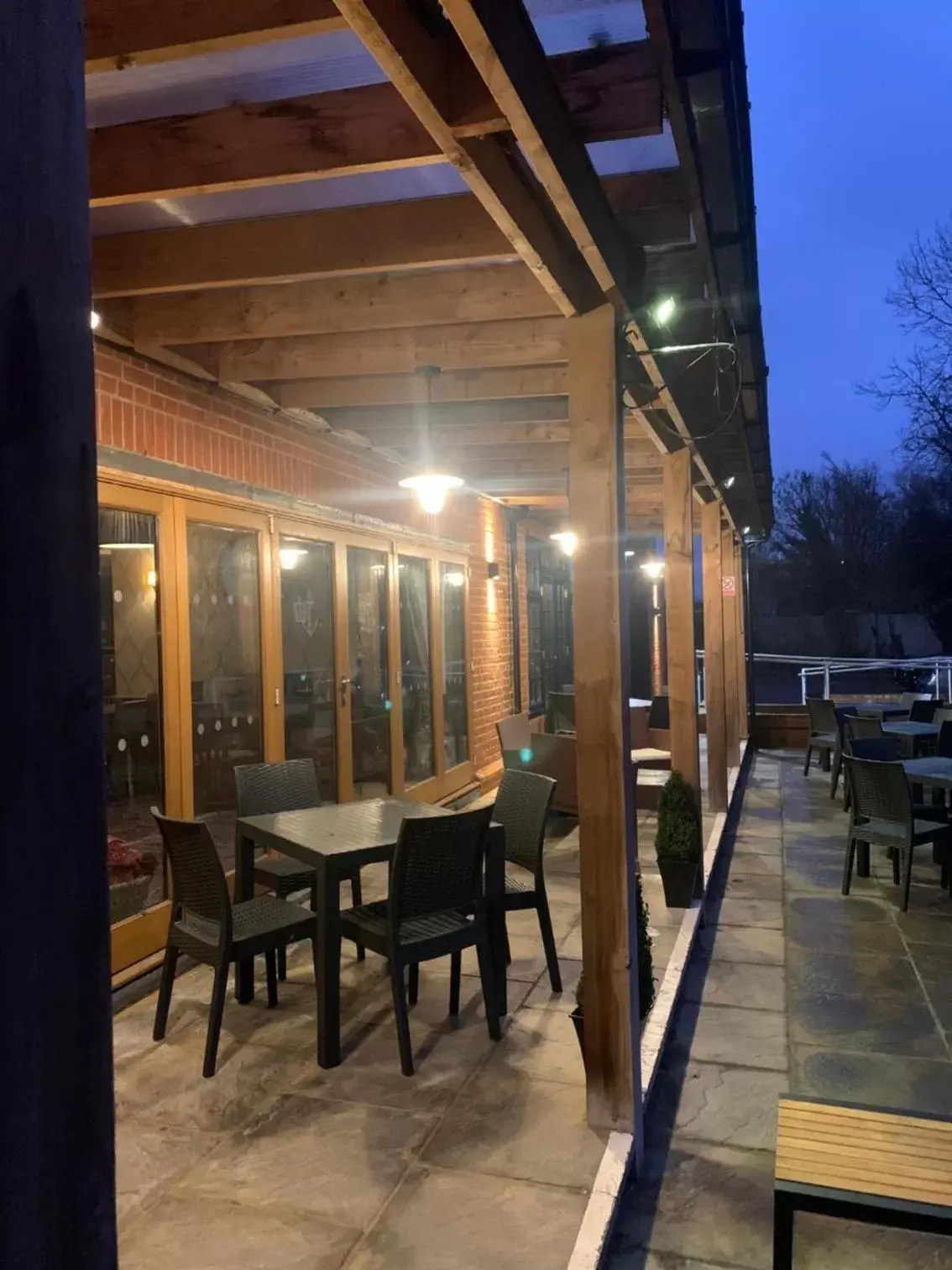 Patio, Restaurant/Places to Eat in Crown & Anchor