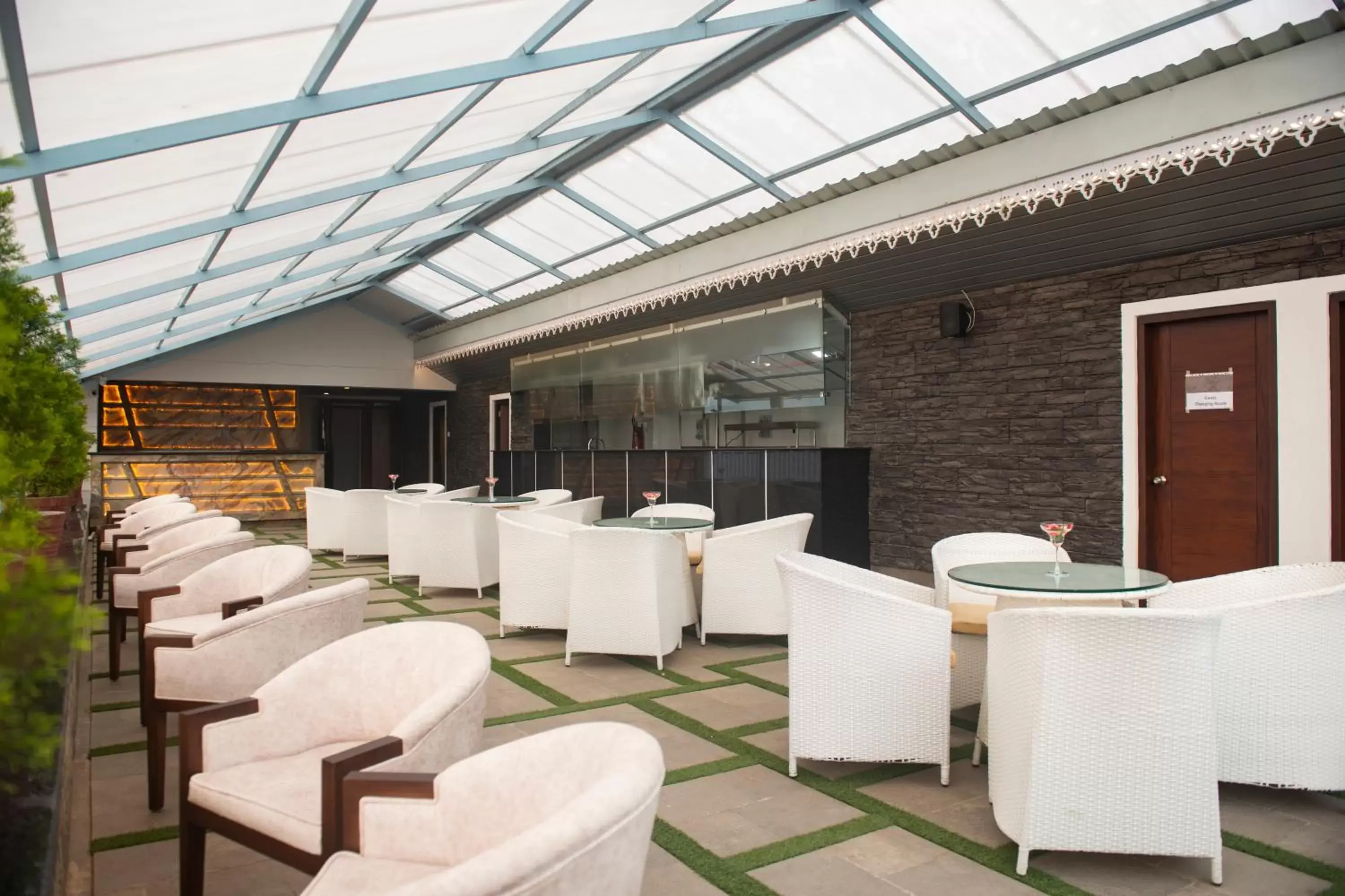 Lounge/Bar in Ramada by Wyndham Gangtok Hotel & Casino Golden