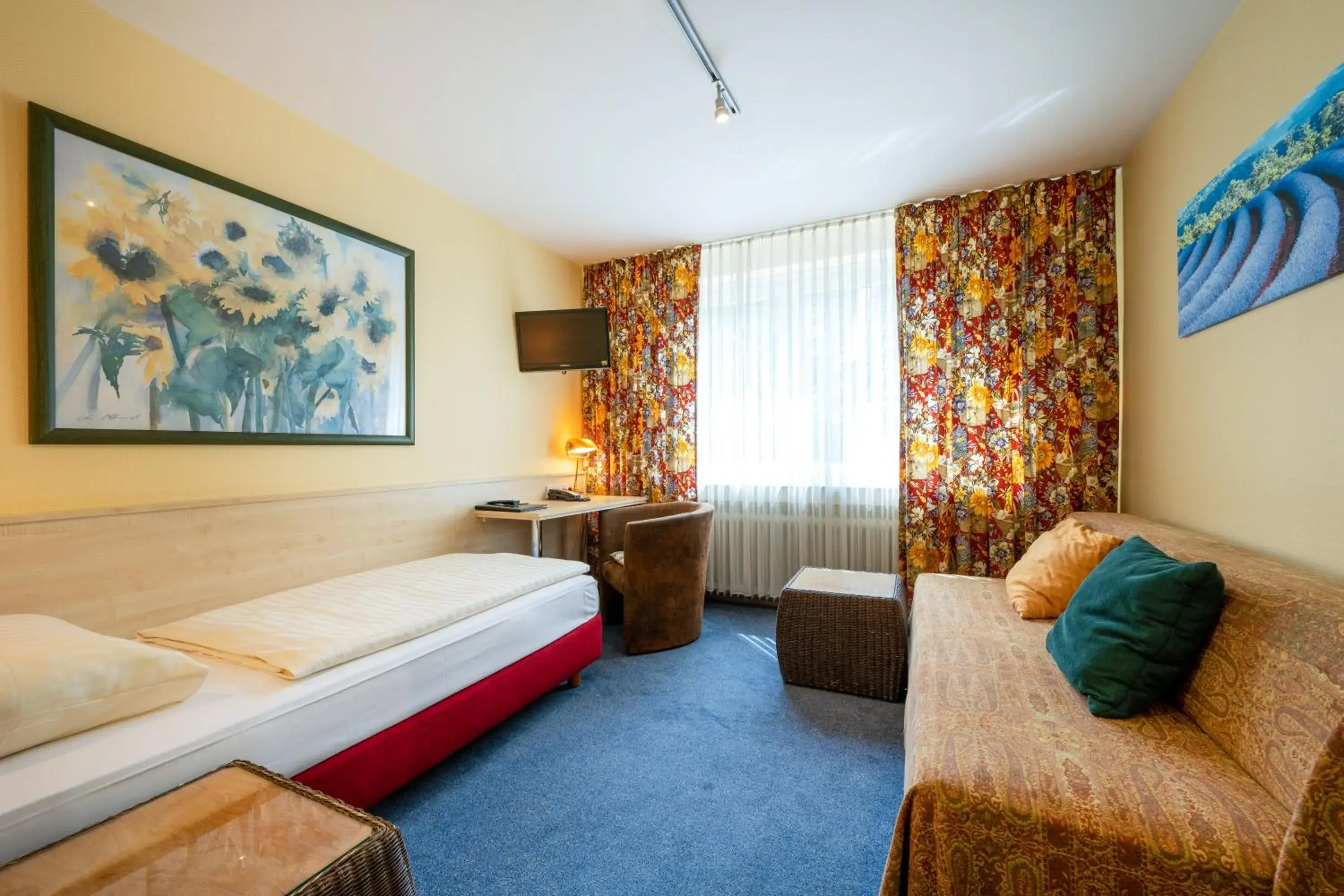 Photo of the whole room, Bed in Hotel Arosa