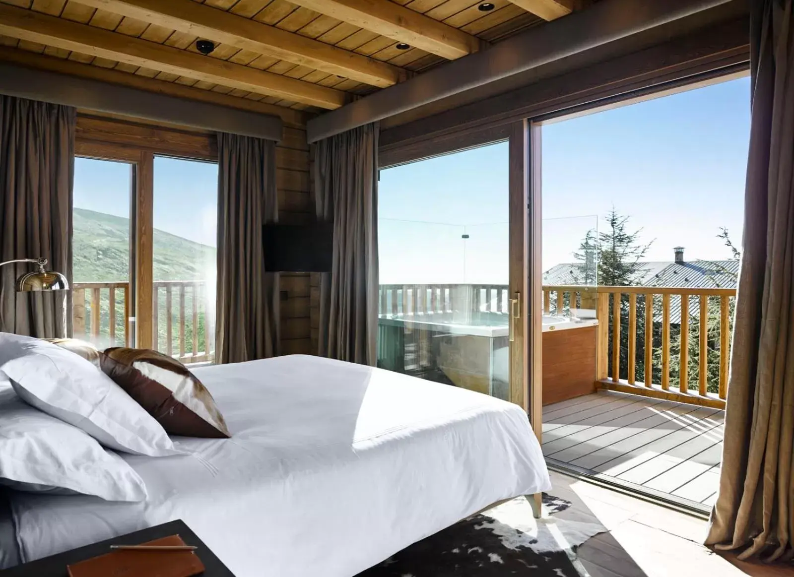 Bedroom in El Lodge, Ski & Spa