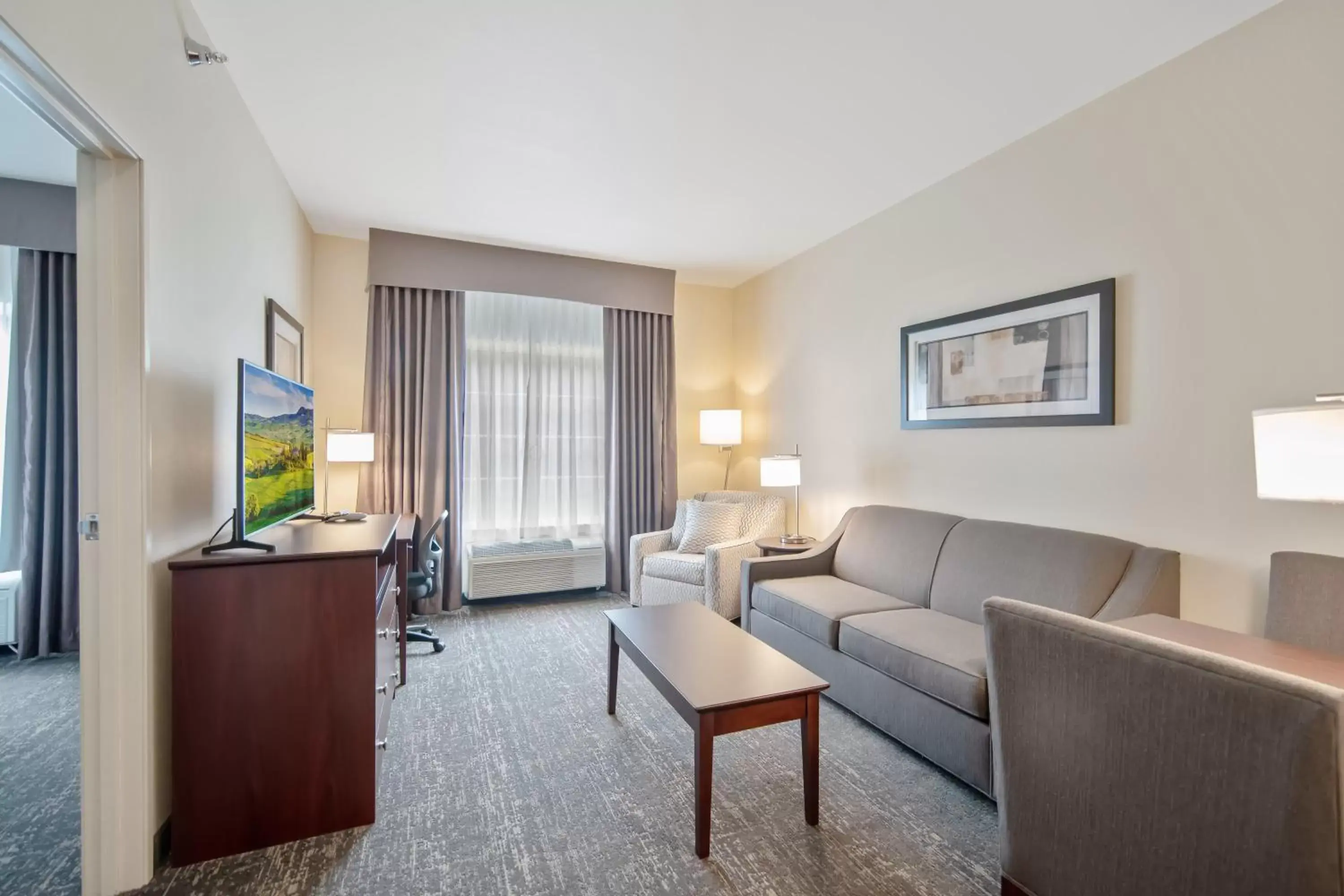 Living room, Seating Area in Cobblestone Hotel & Suites - Austin