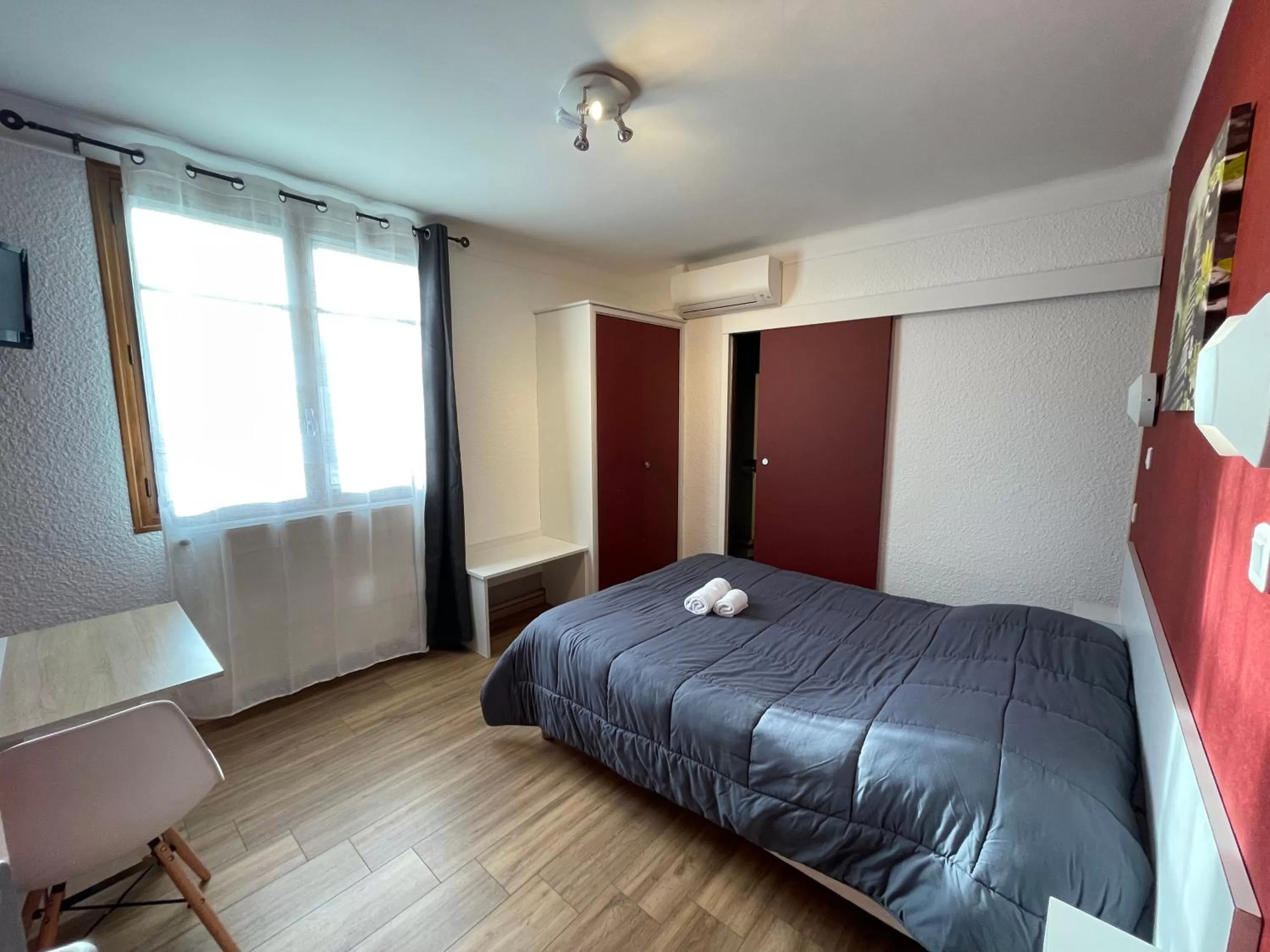 Bed in Hotel Les Chênes