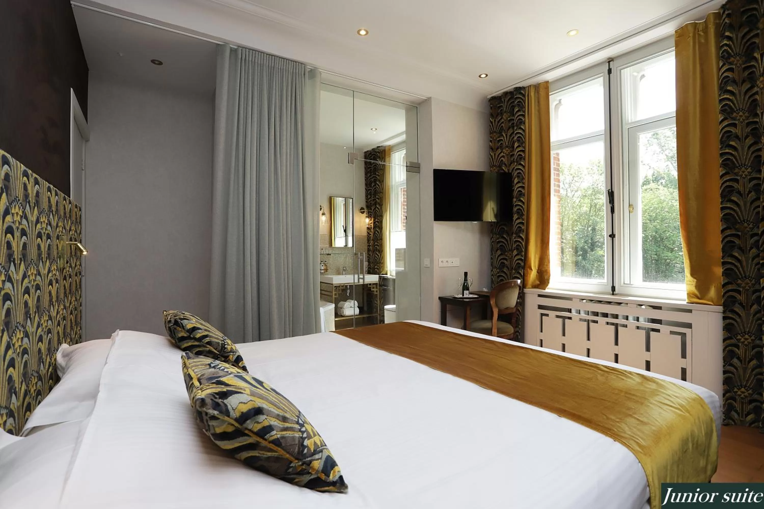 Photo of the whole room, Bed in Boutique hotel Shamon