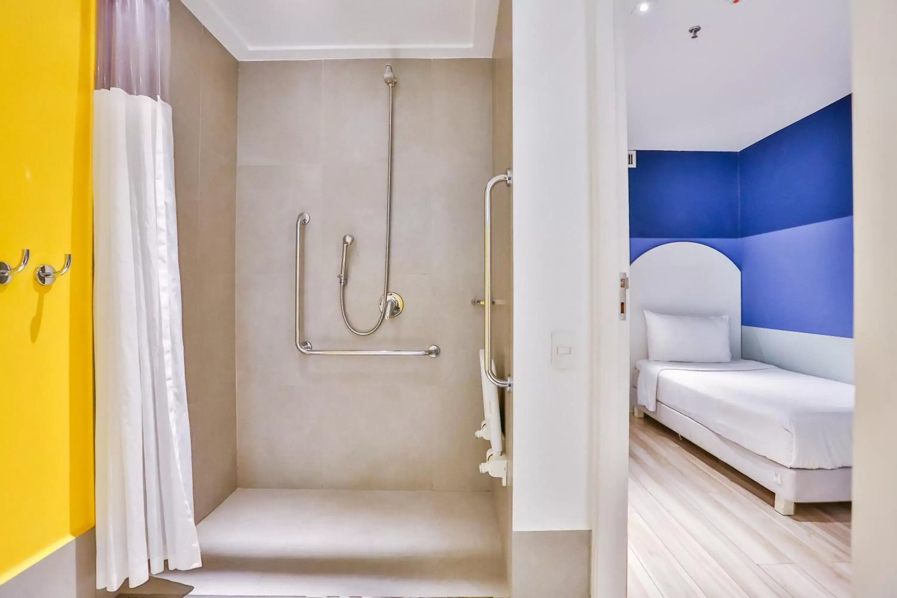 Bed, Bathroom in ibis Styles Sao Paulo Anhembi