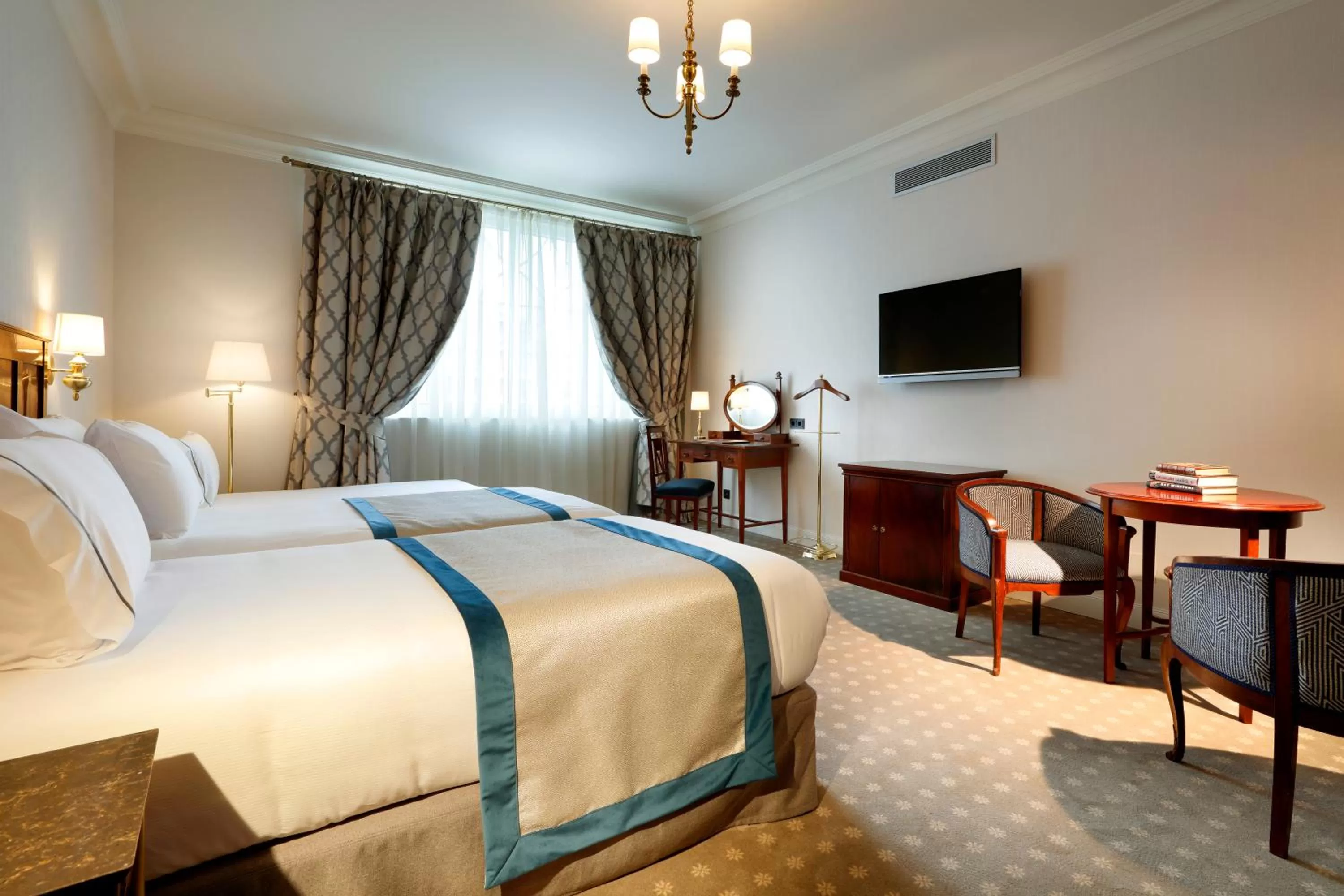 Photo of the whole room, Bed in Eurostars Hotel Real