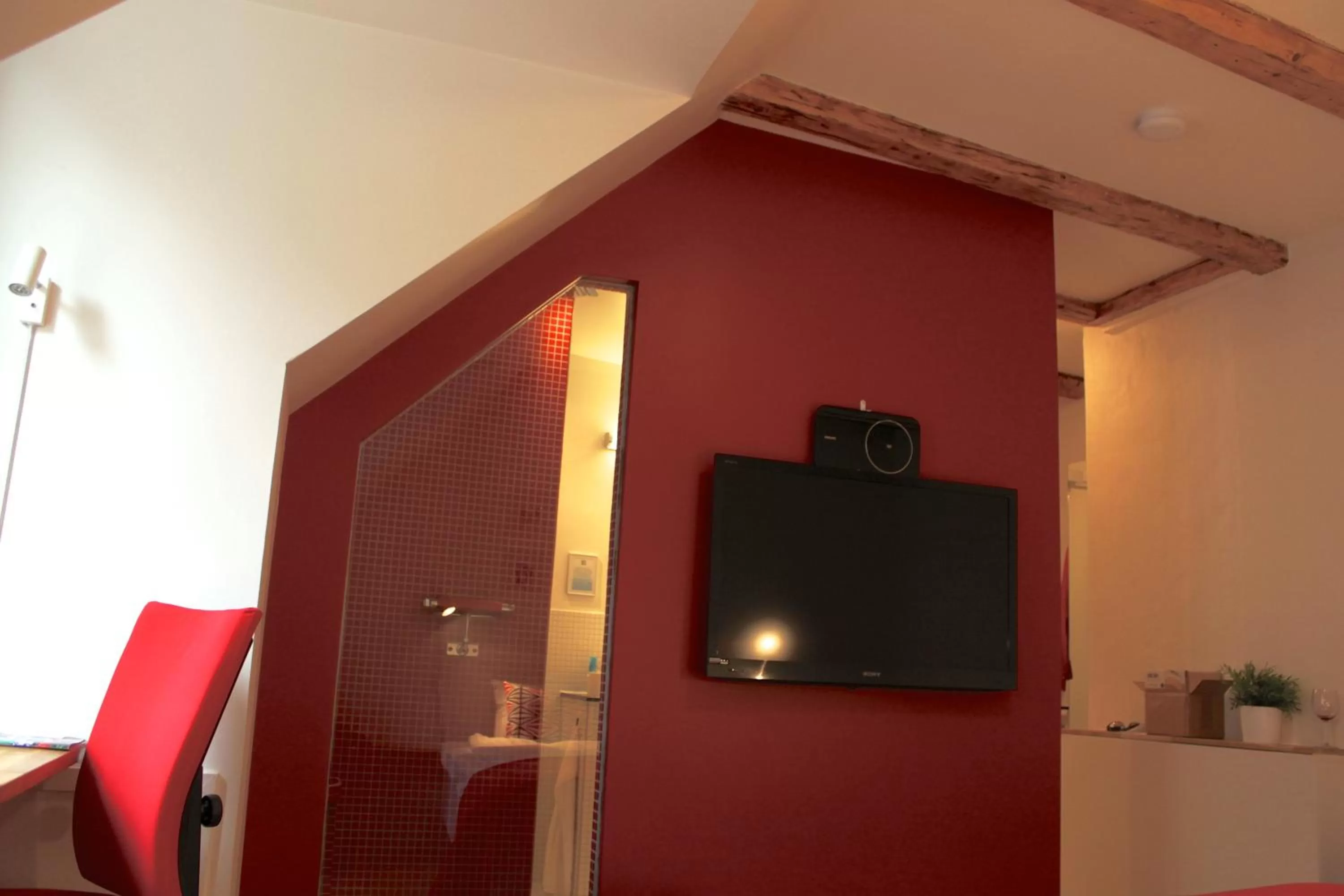 Decorative detail in Magles Smiley Inn