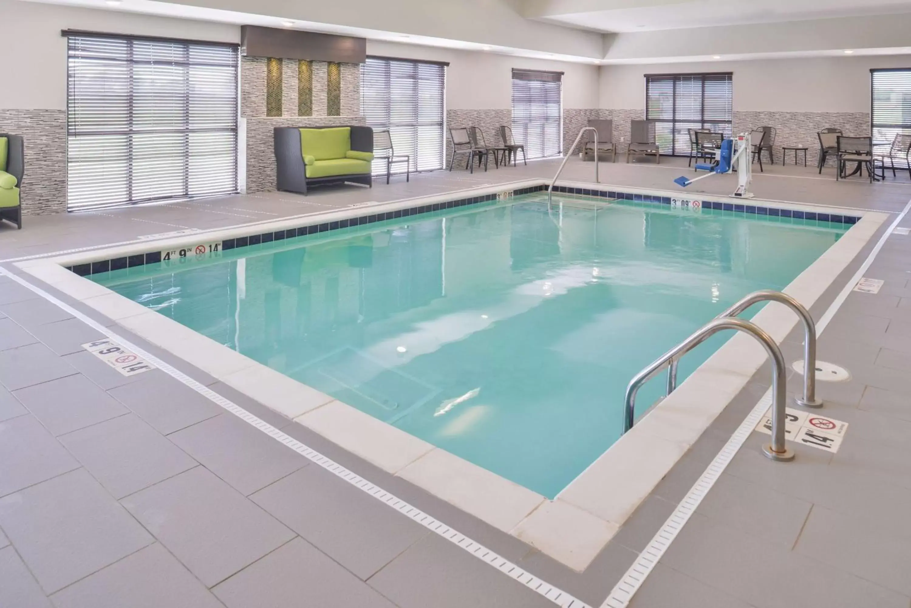 Swimming Pool in Hampton Inn and Suites Altoona-Des Moines by Hilton