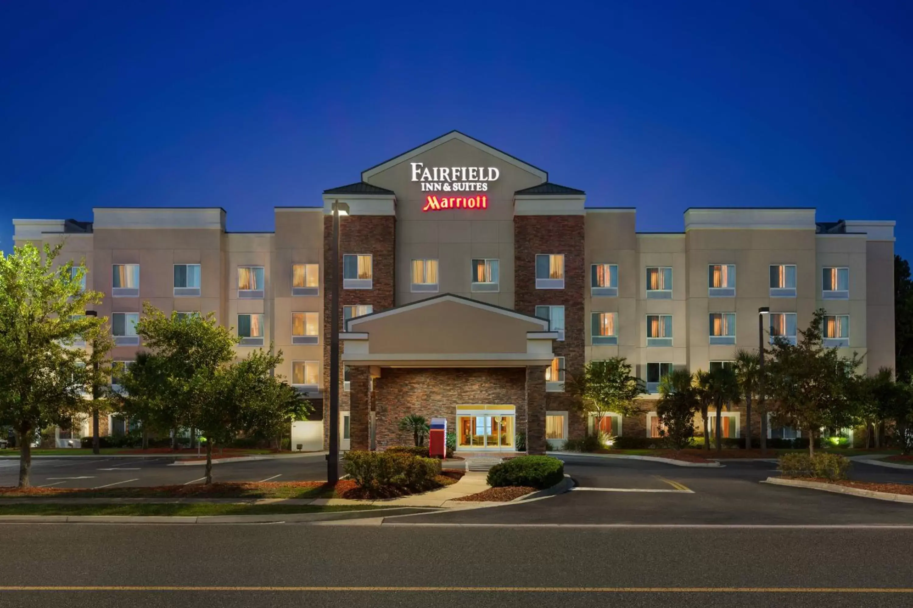 Property Building in Fairfield Inn & Suites Jacksonville West/Chaffee Point