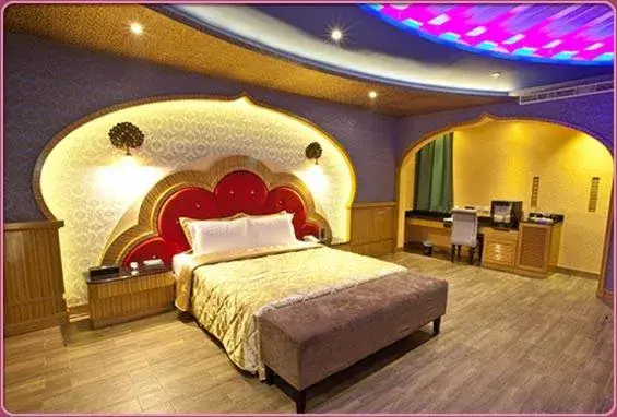 Deluxe Double Room (Check-in at 18:00) in Wei Feng Hotel - Kaohsiung Deluxe Double Room (Check-in at 18:00) in Wei Feng Hotel - Kaohsiung