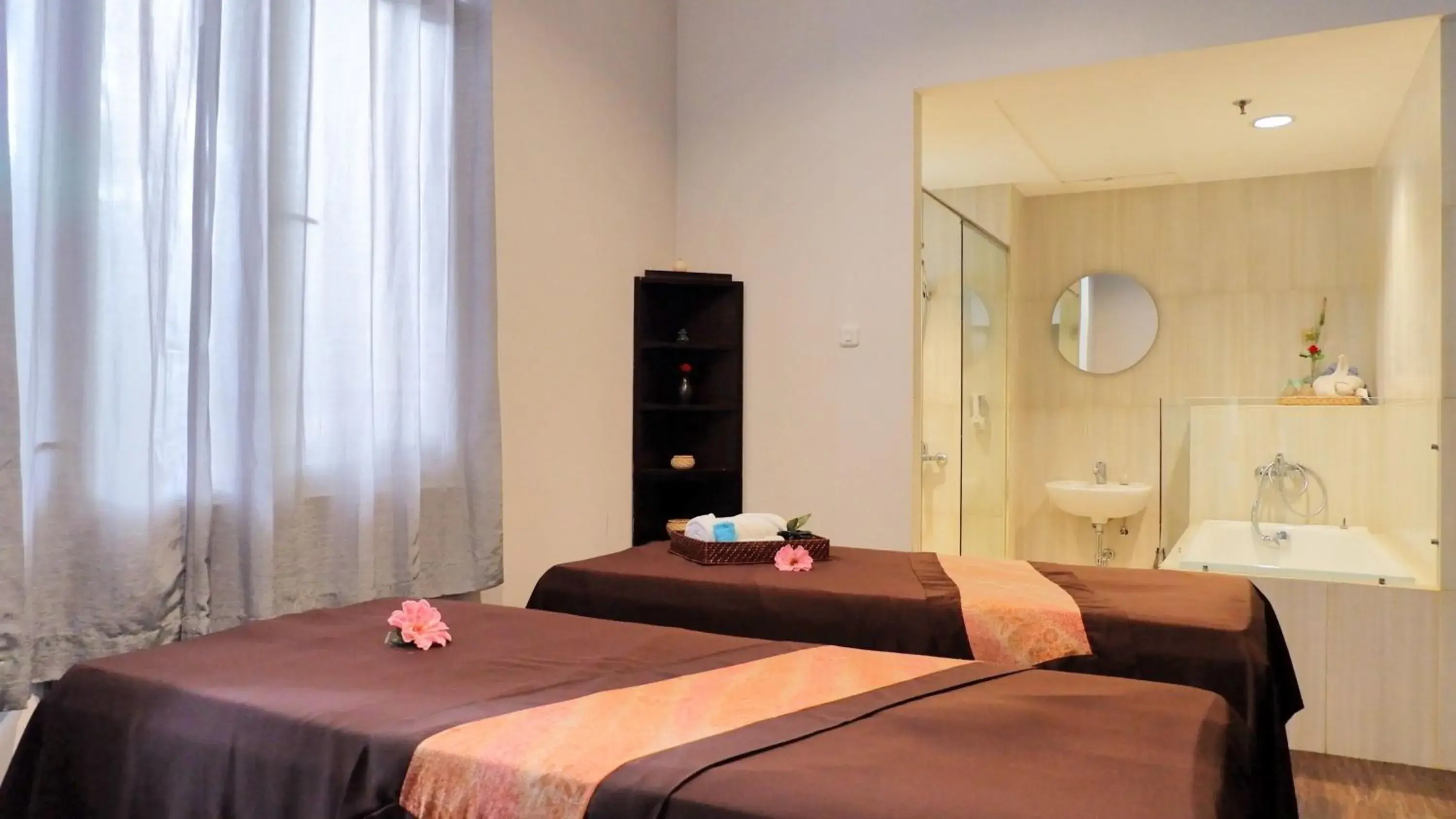 Massage, Bed in eL Hotel Jakarta