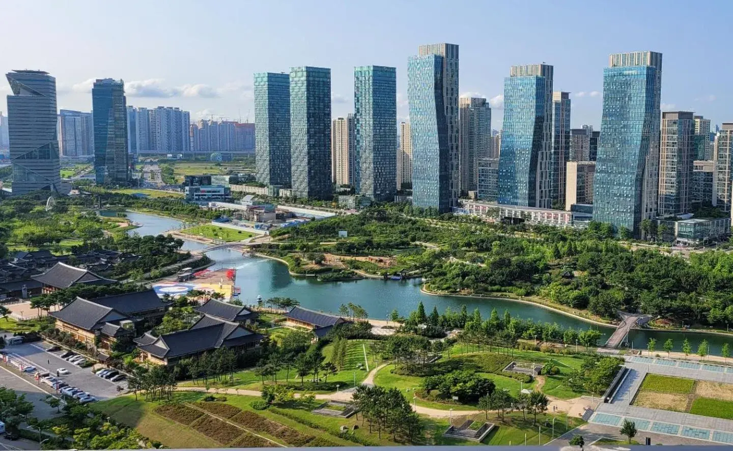 Bird's-eye View in Orakai Songdo Park Hotel