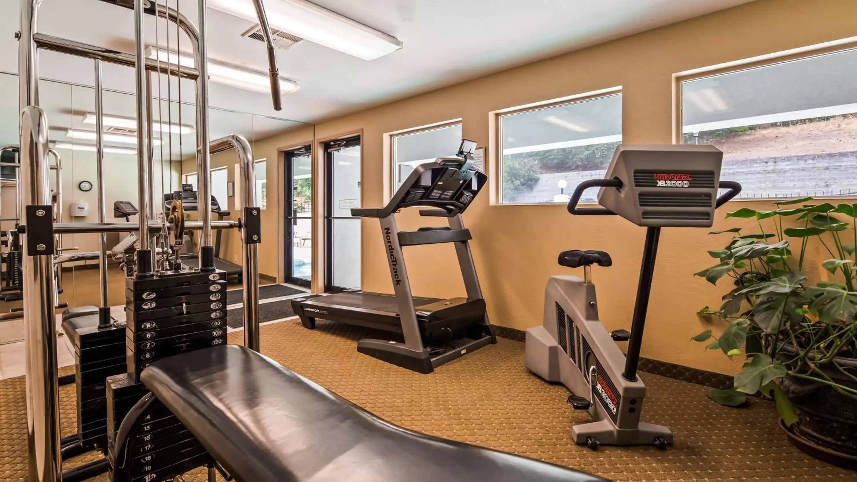 Fitness centre/facilities in Best Western Inn at the Rogue Fitness centre/facilities in Best Western Inn at the Rogue