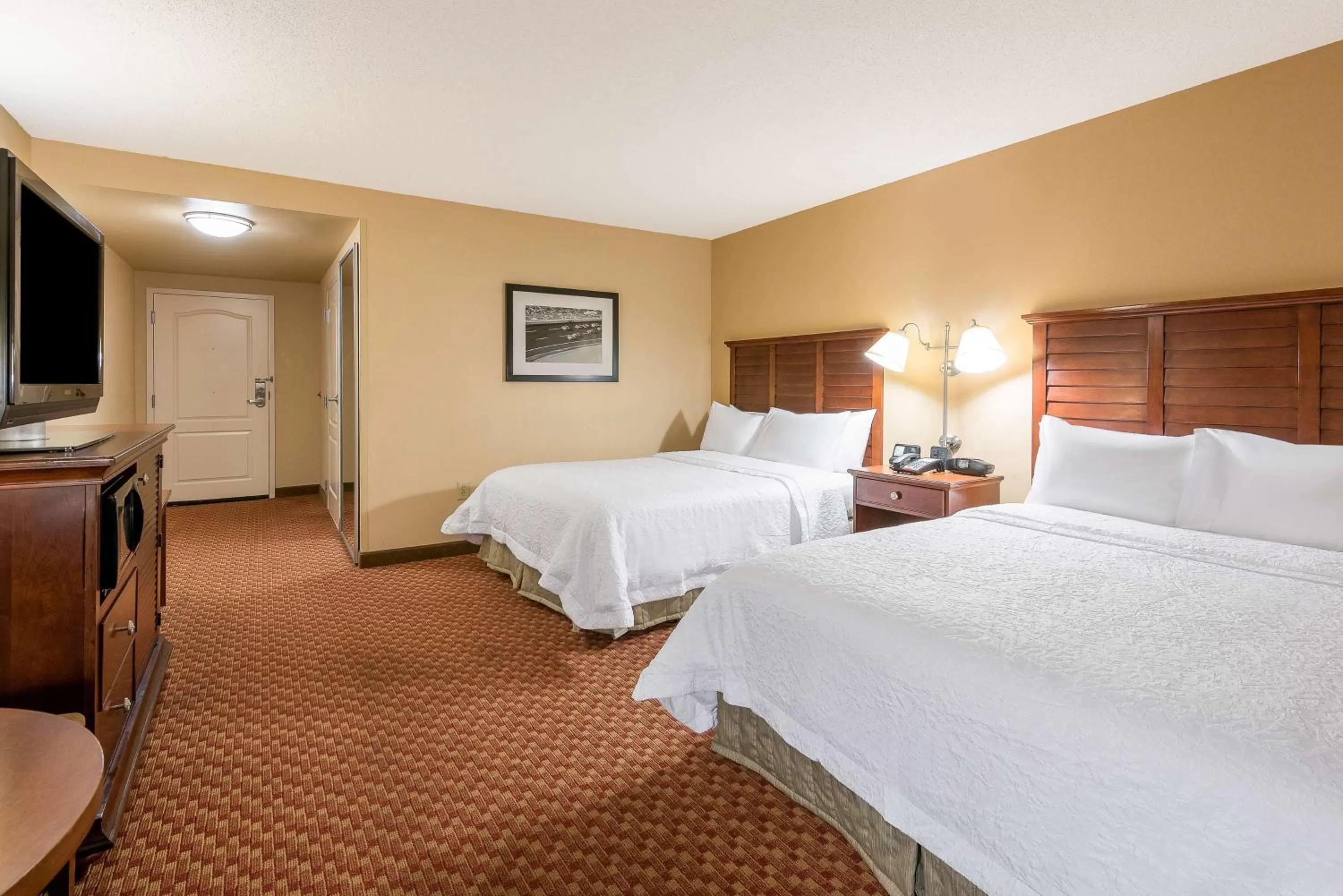 Bed in Hampton Inn & Suites Florence-North-I-95