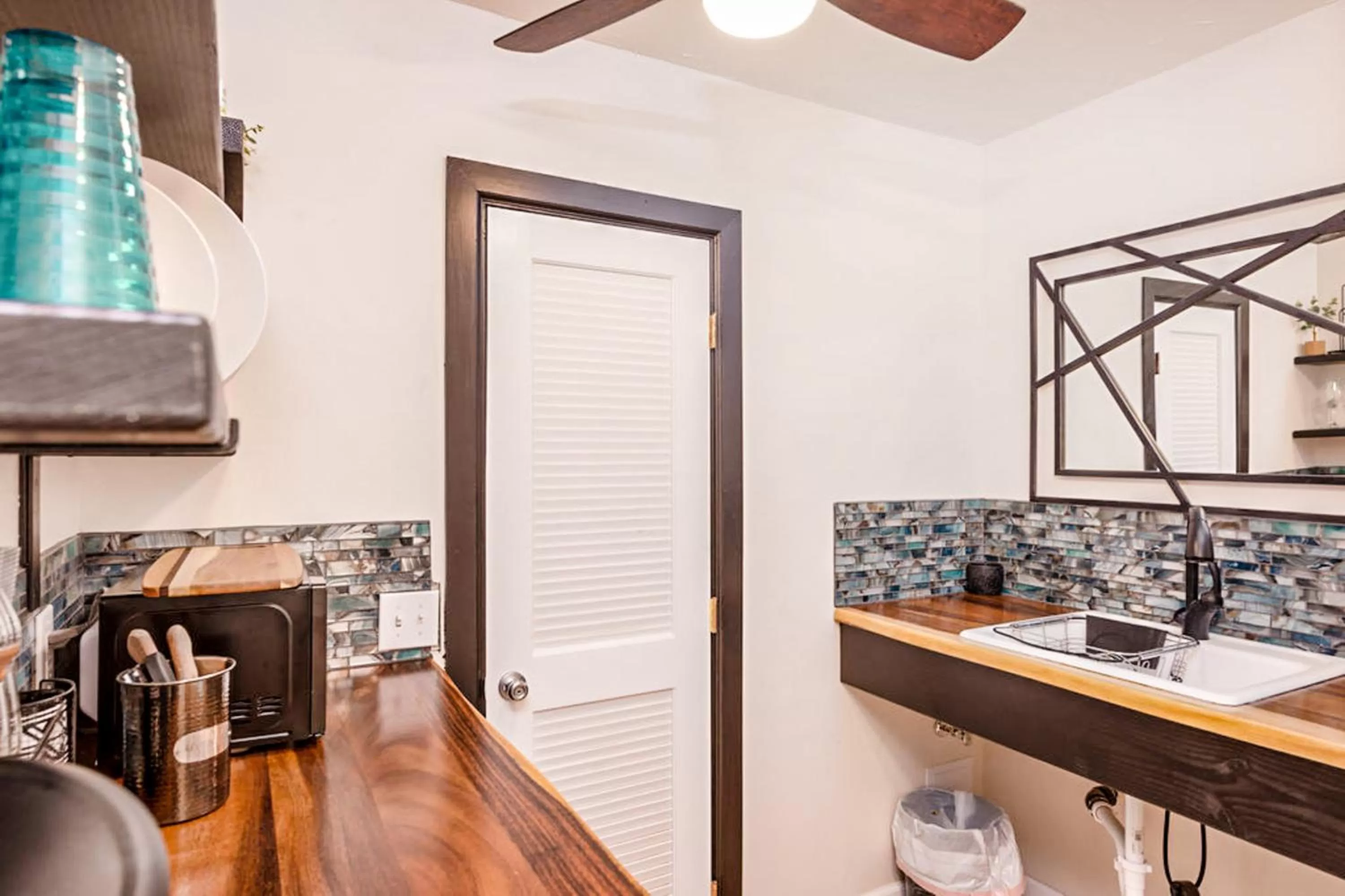 Bathroom in Kona Islander Inn # 219