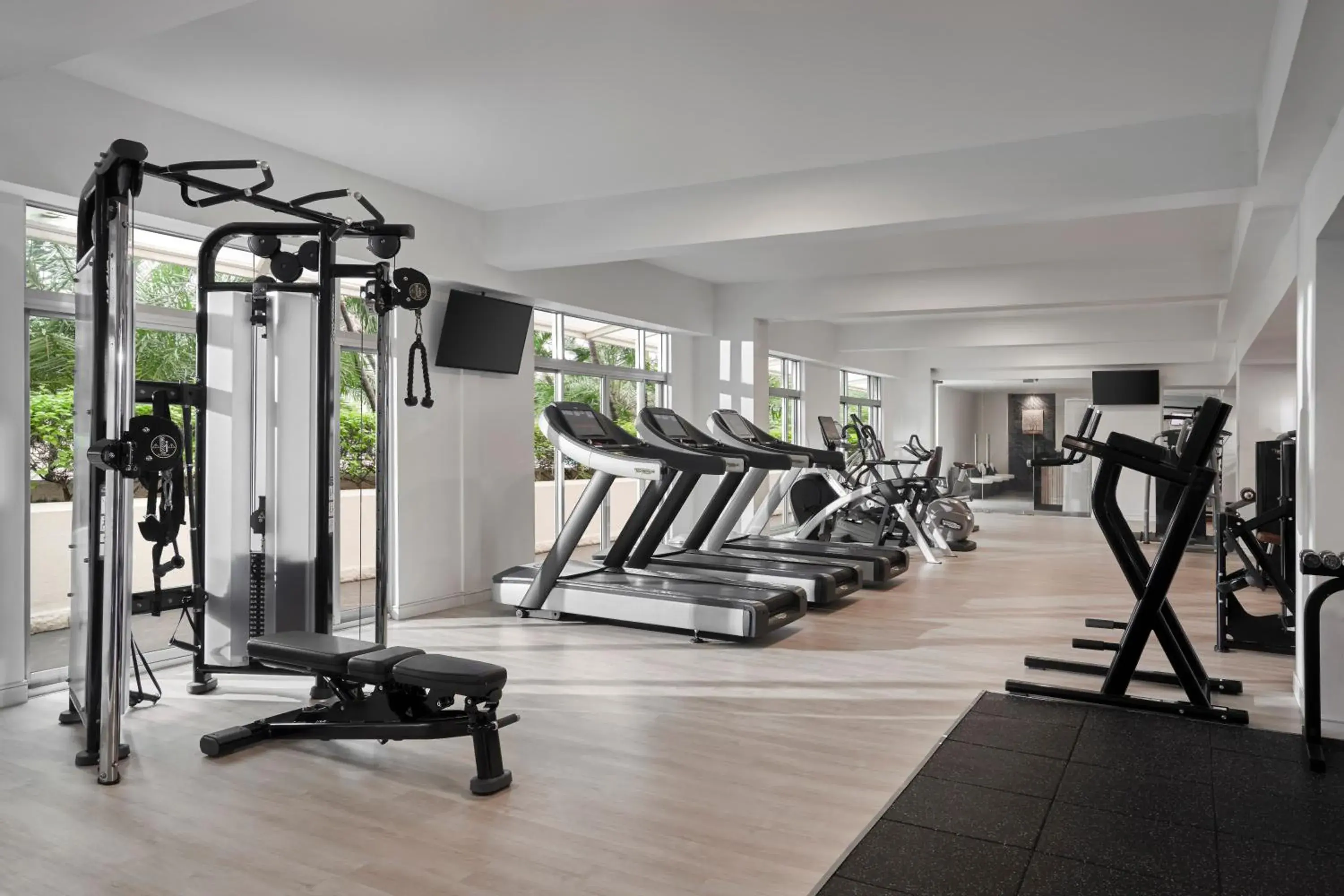 Fitness centre/facilities in New World Saigon Hotel Fitness centre/facilities in New World Saigon Hotel