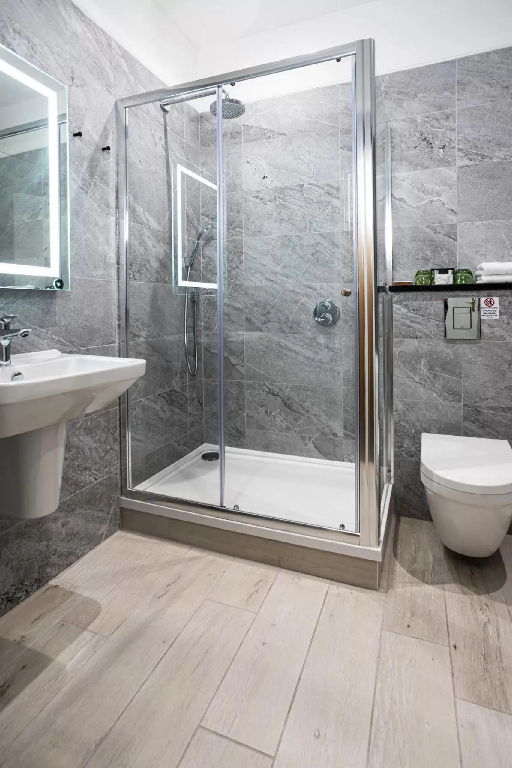 Bedroom, Bathroom in Castle Green Hotel In Kendal, BW Premier Collection