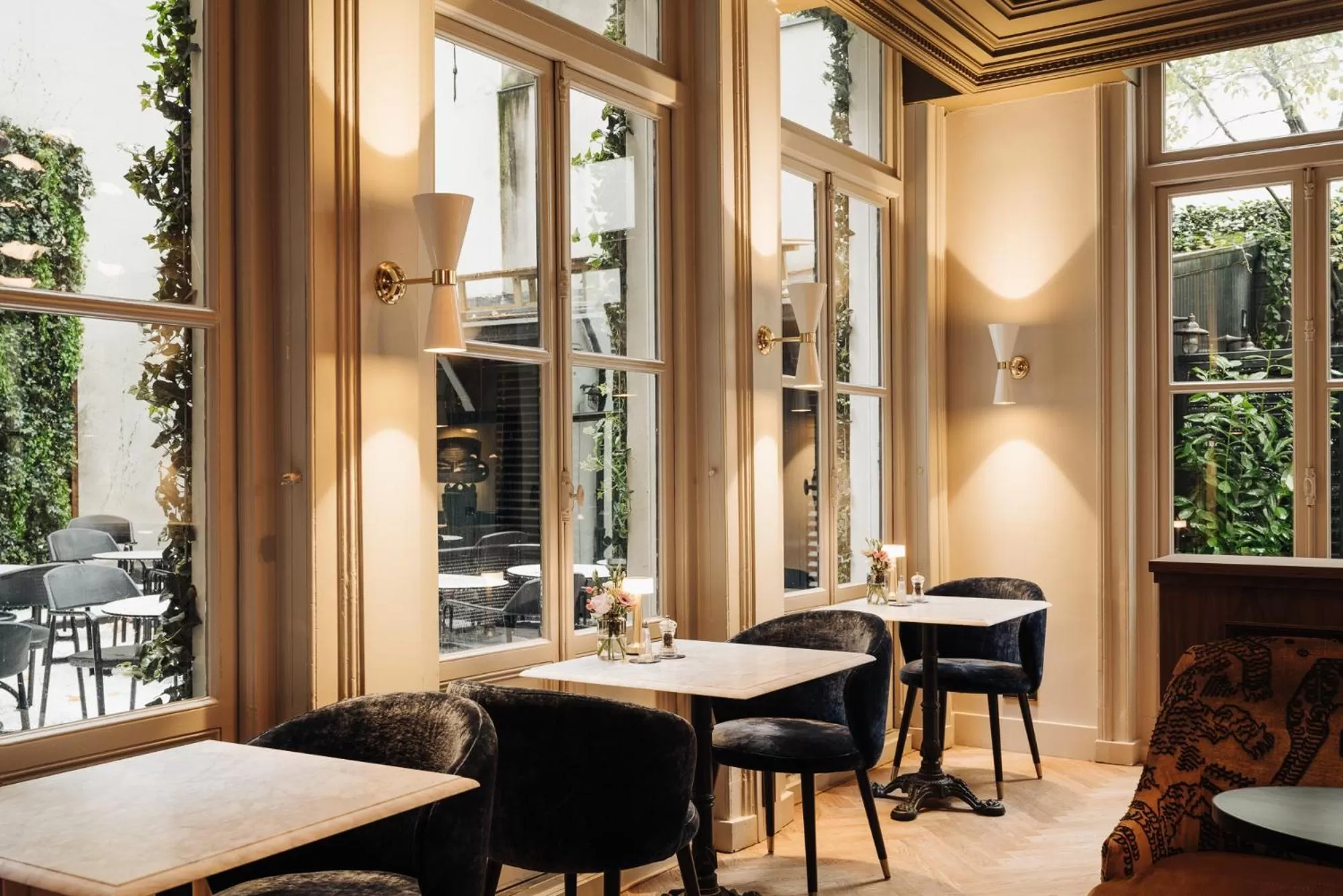 Living room in Hotel 717