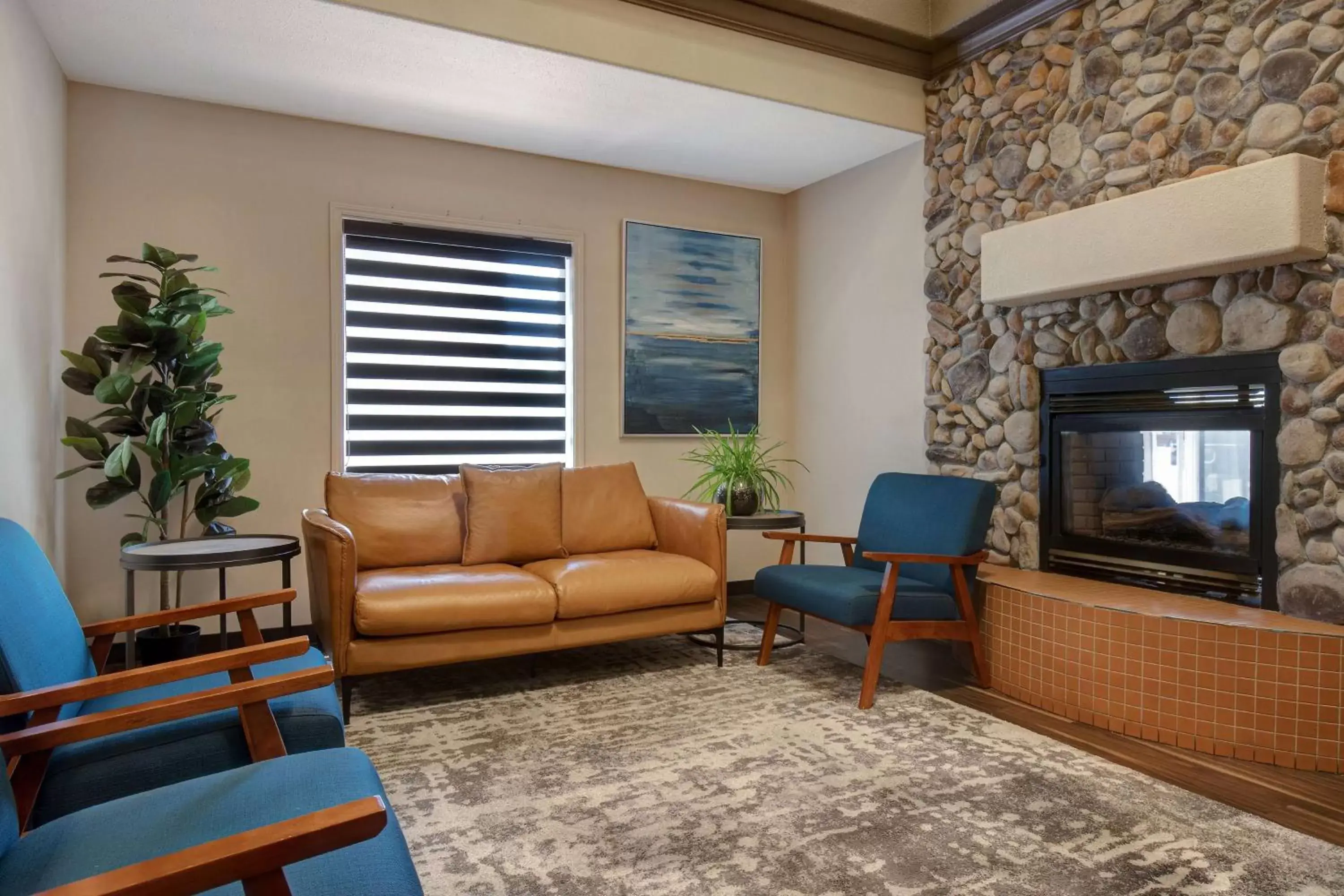 Lobby or reception, Seating Area in Days Inn by Wyndham Medicine Hat