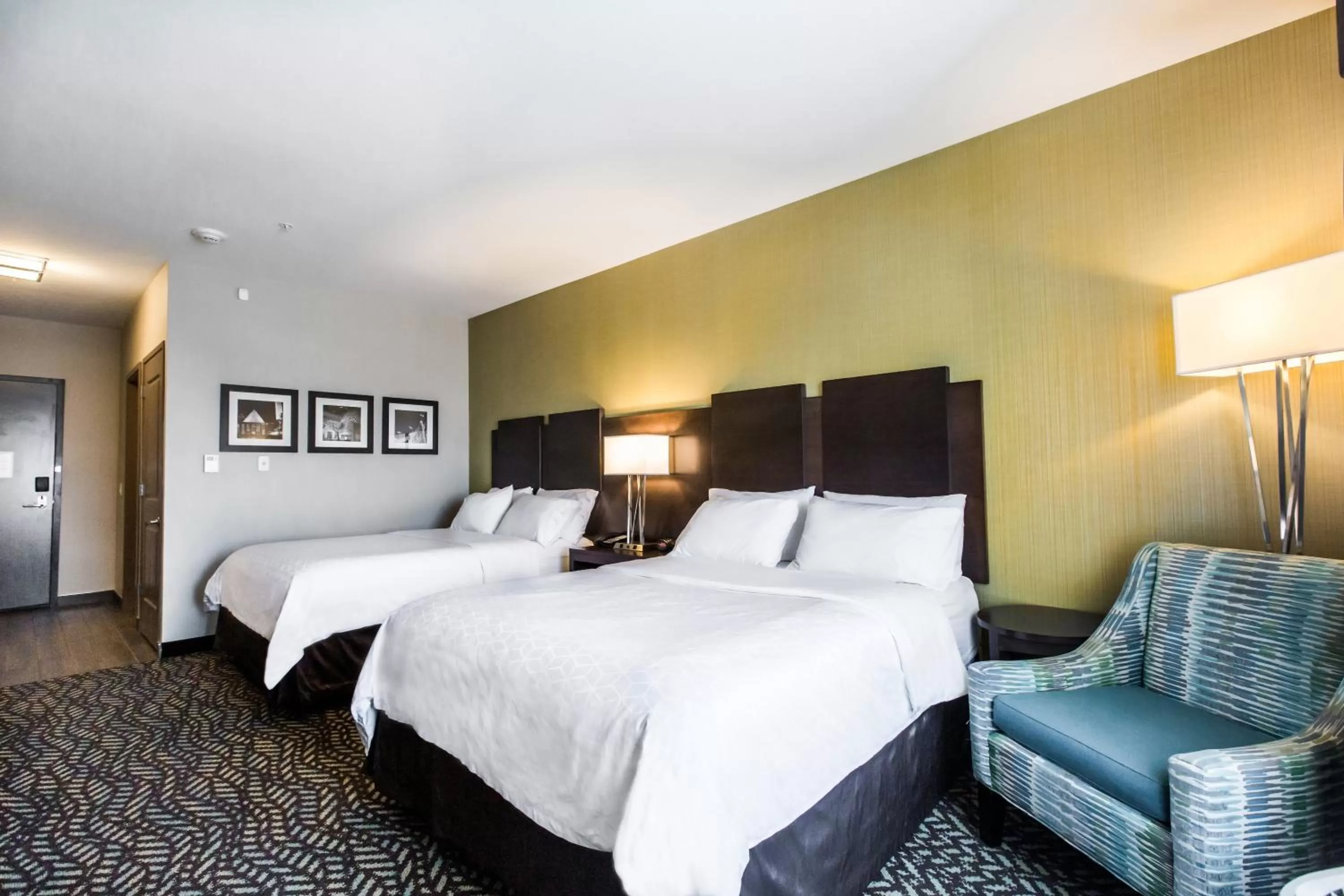 Photo of the whole room, Bed in Holiday Inn Express & Suites Spruce Grove - Stony Plain by IHG