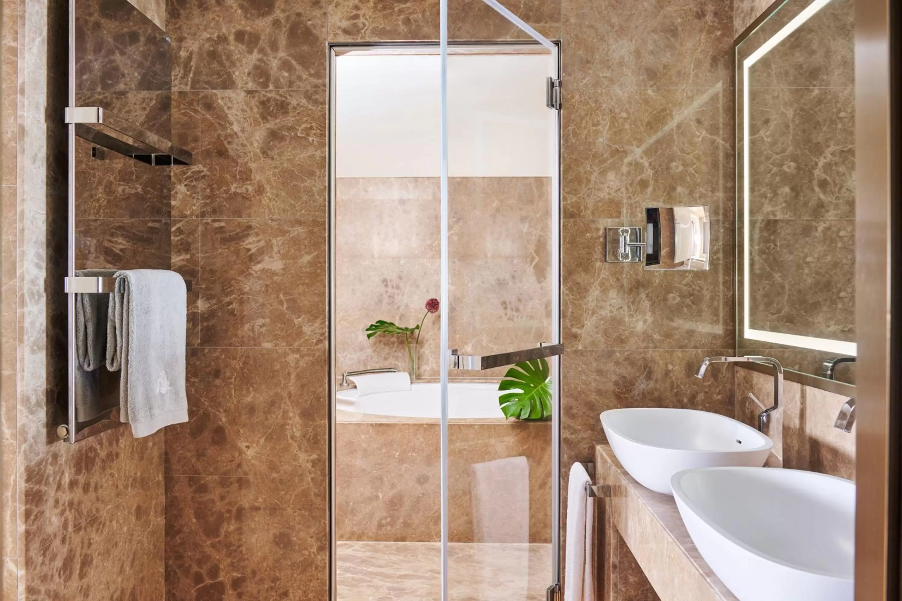 Photo of the whole room in Excelsior Hotel Gallia, a Luxury Collection Hotel, Milan