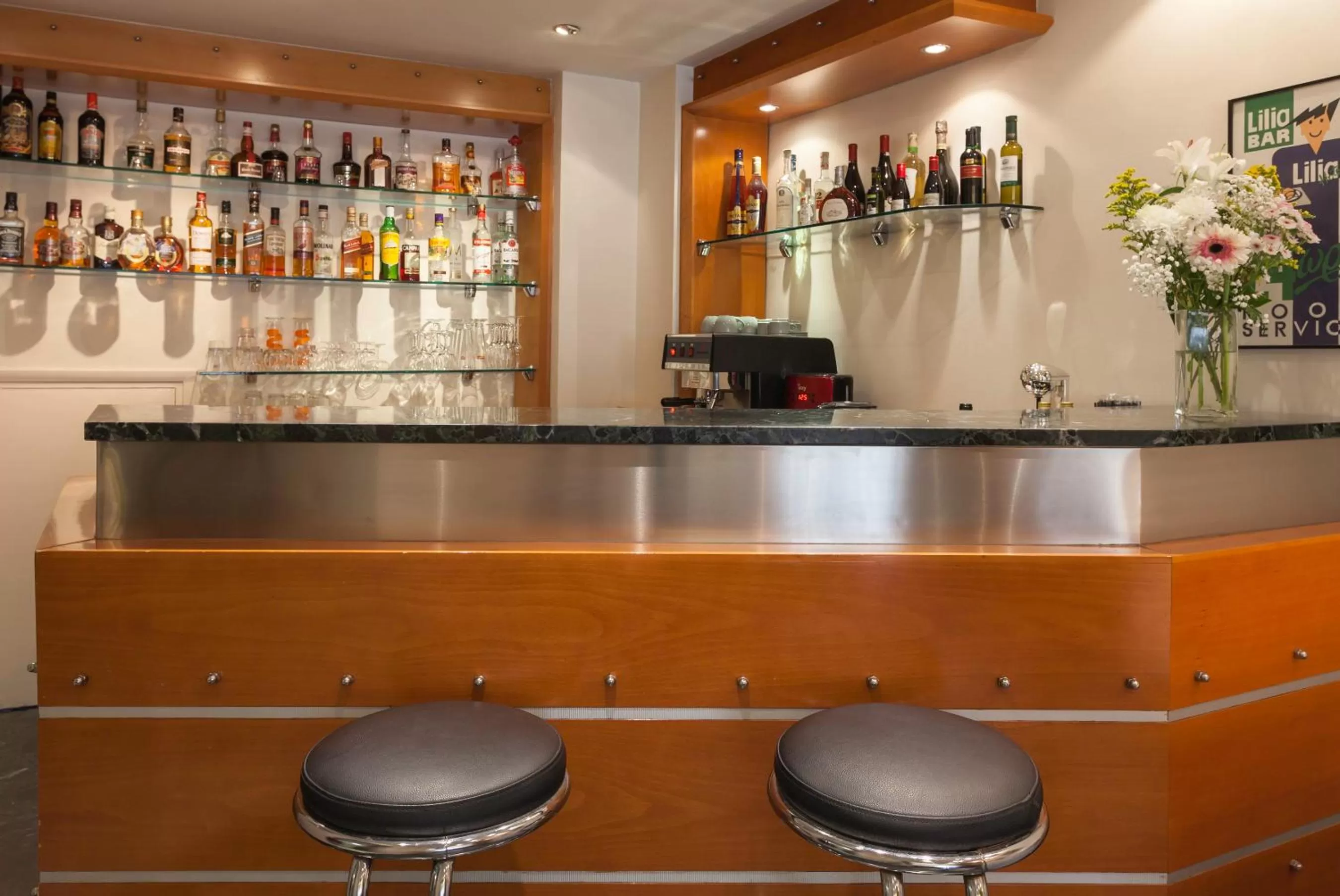 Lounge or bar in Lilia Hotel