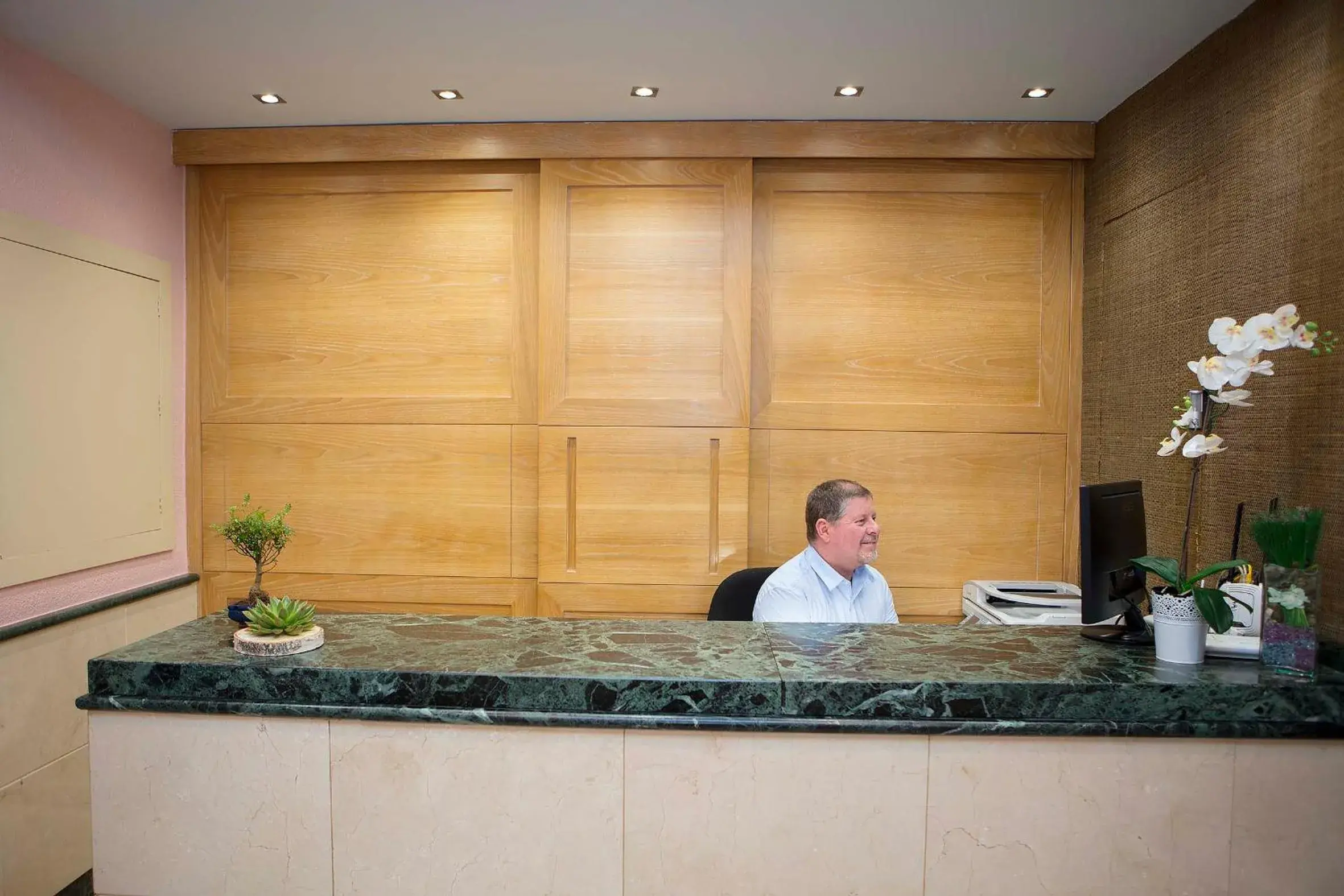 Area and facilities, Lobby/Reception in Hotel Simancas