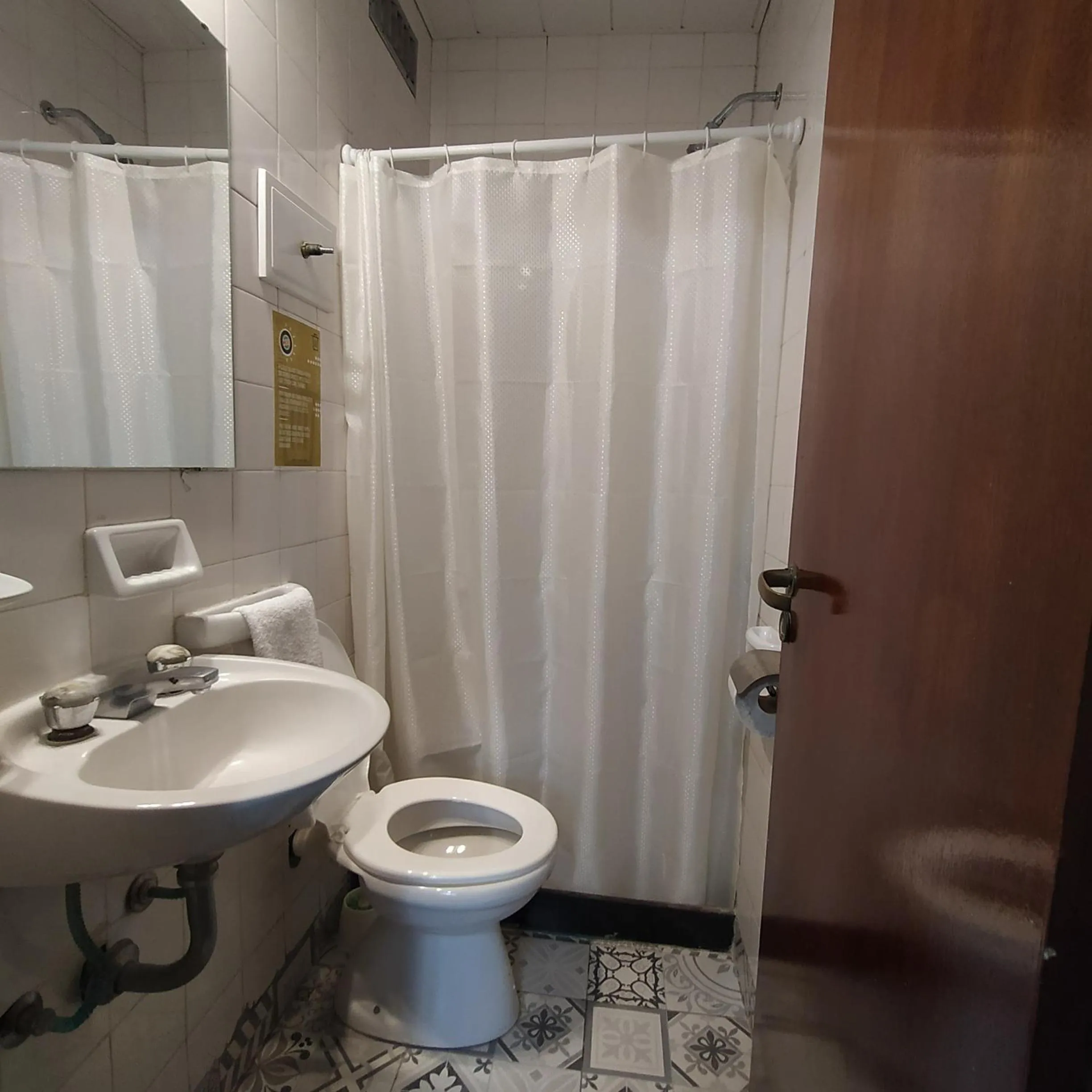 Bathroom in Play Hostel Arcos