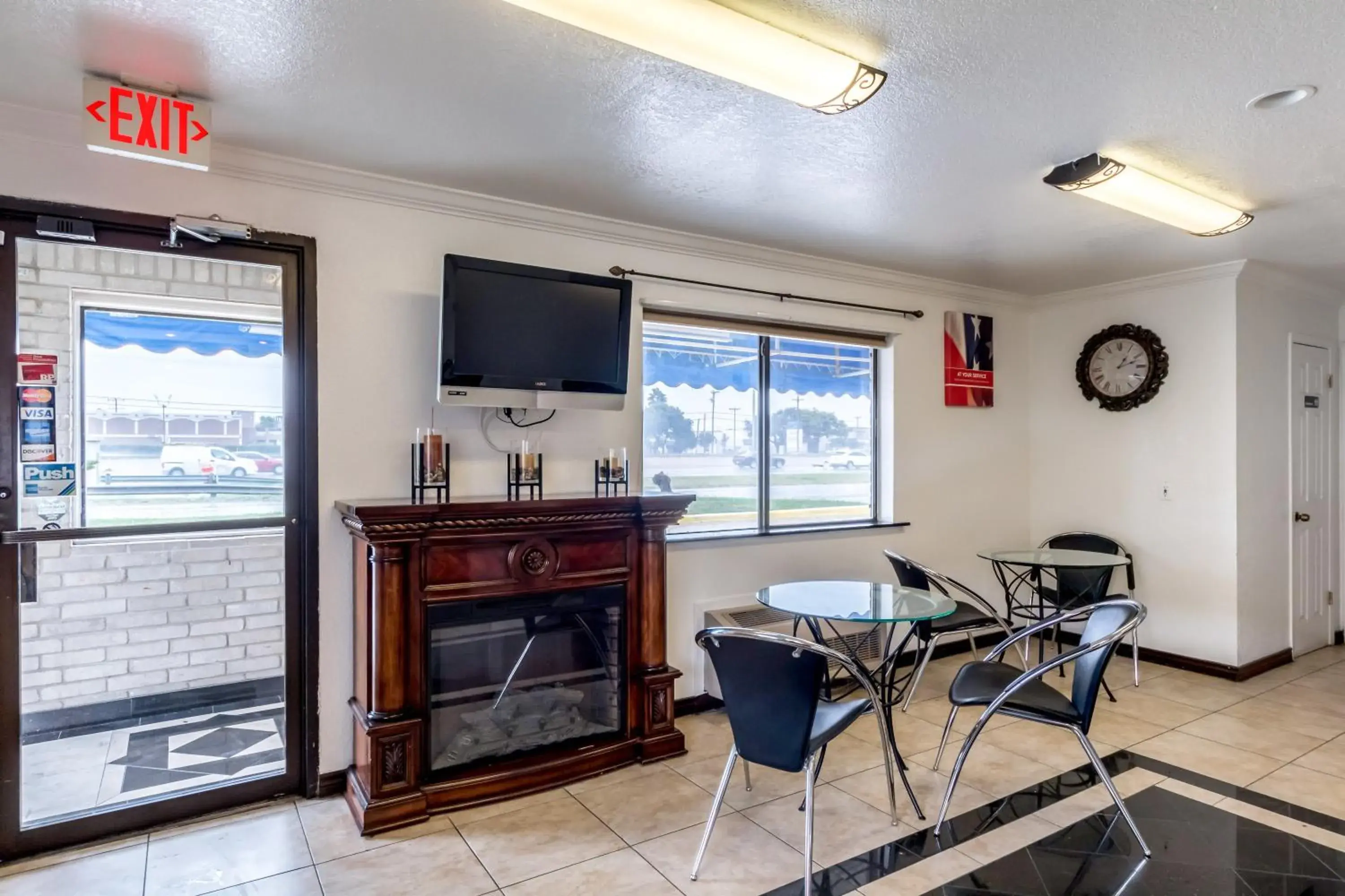 Lobby or reception in Motel 6 San Antonio, TX - Frost Bank Center Lobby or reception in Motel 6 San Antonio, TX - Frost Bank Center
