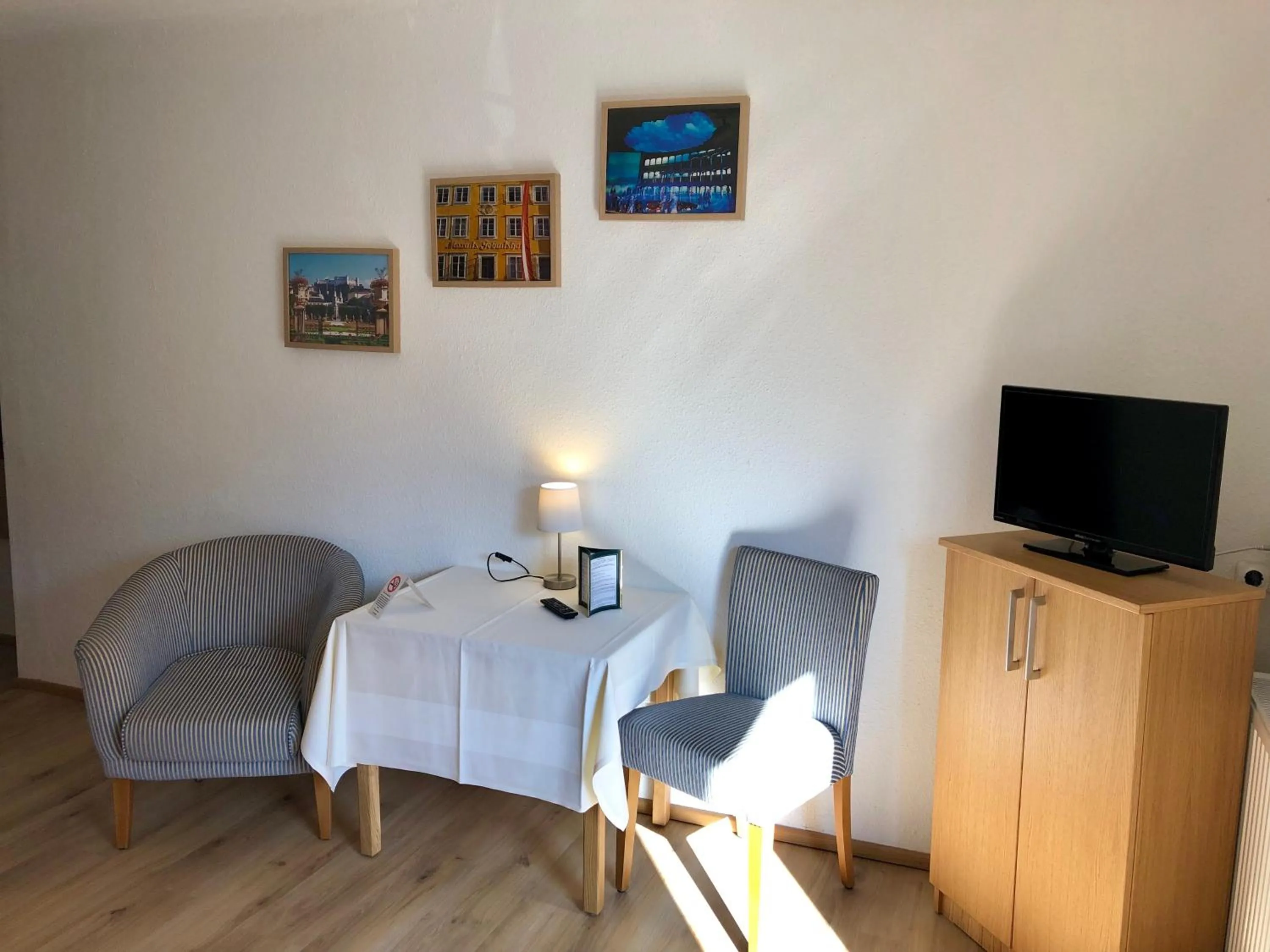 Photo of the whole room in Hotel Schöne Aussicht