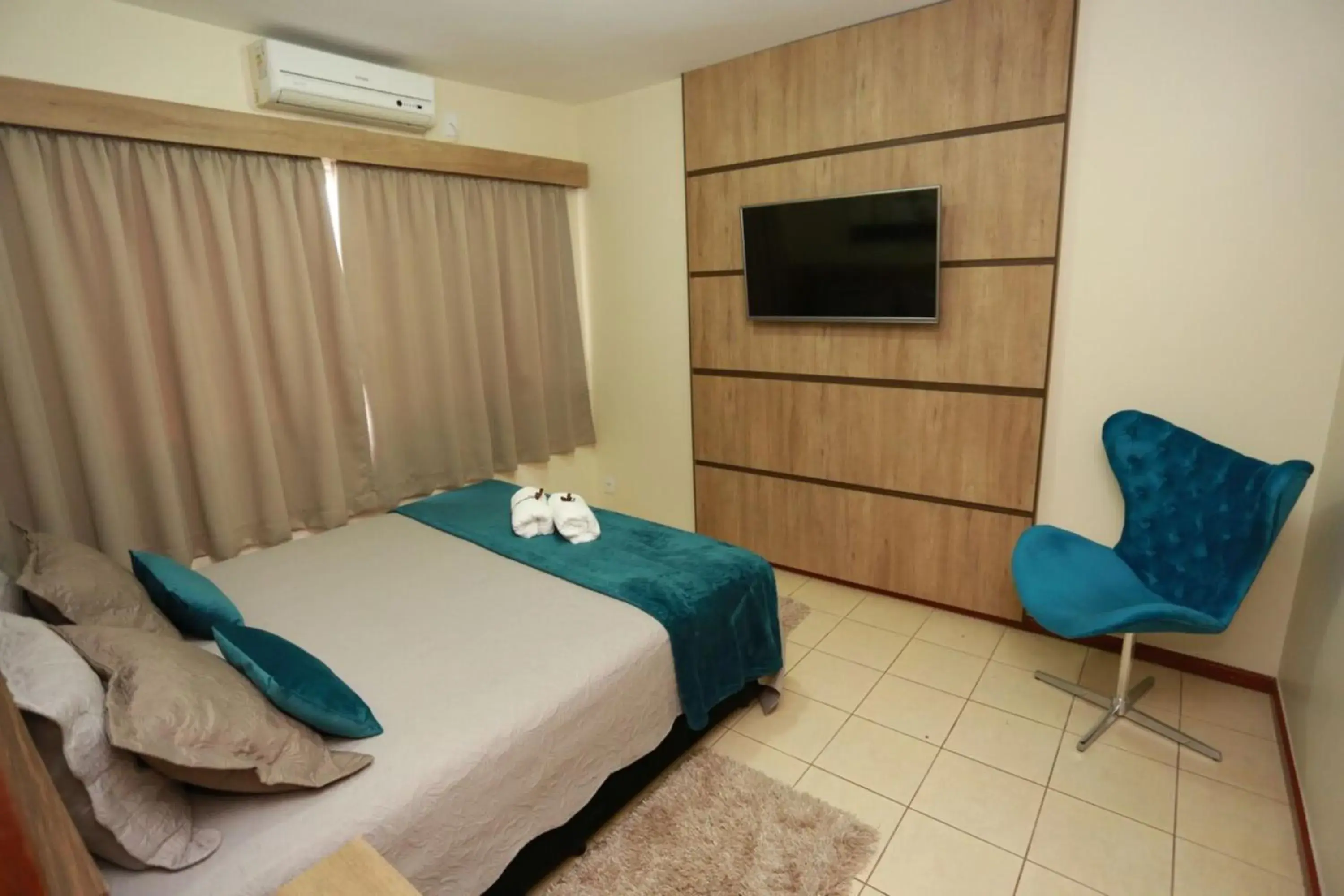 Bedroom, Bed in Havana Palace Hotel II