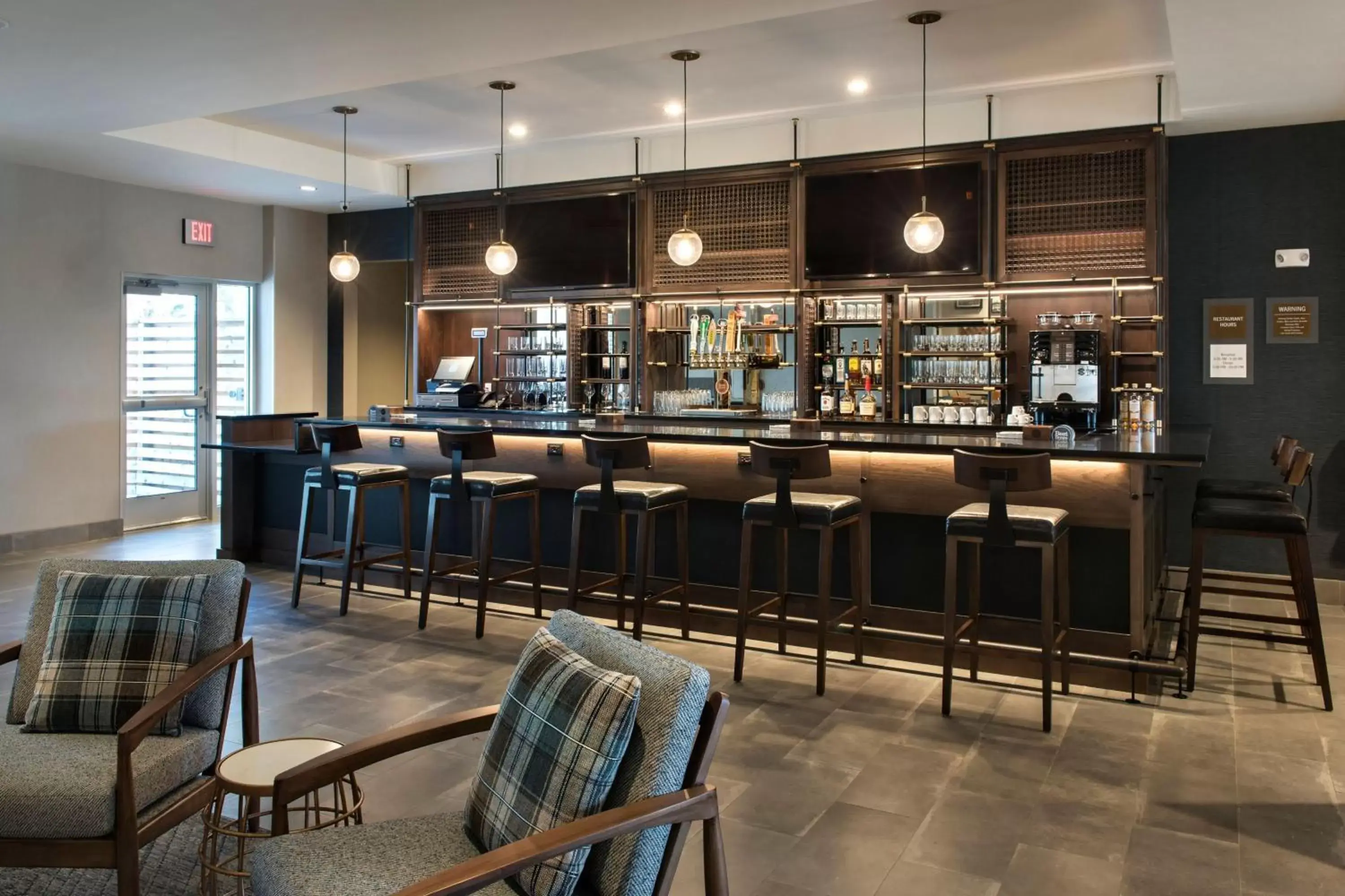 Lobby or reception, Lounge/Bar in Four Points by Sheraton Albany