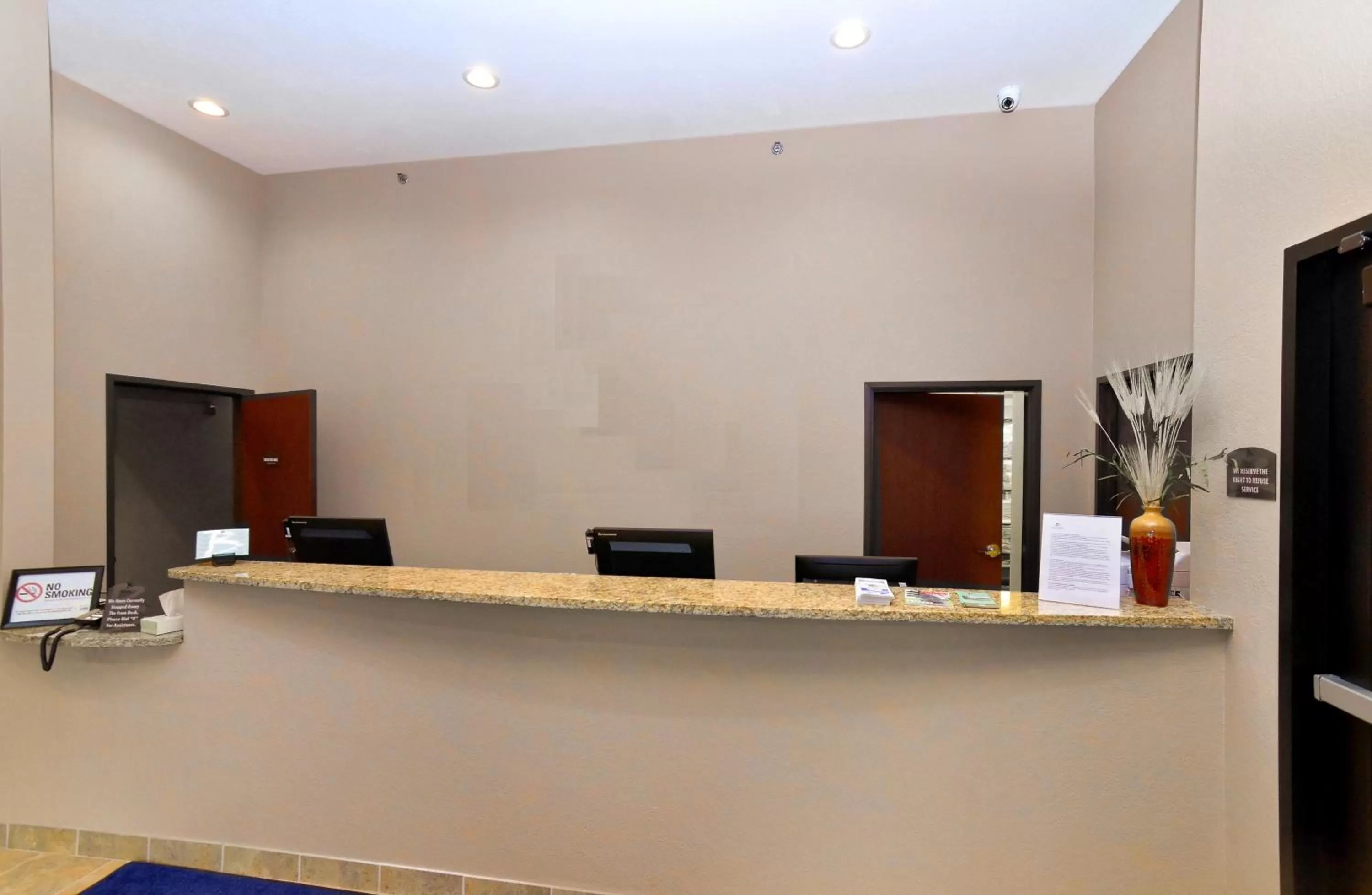 Lobby or reception in Cobblestone Inn & Suites - Monticello